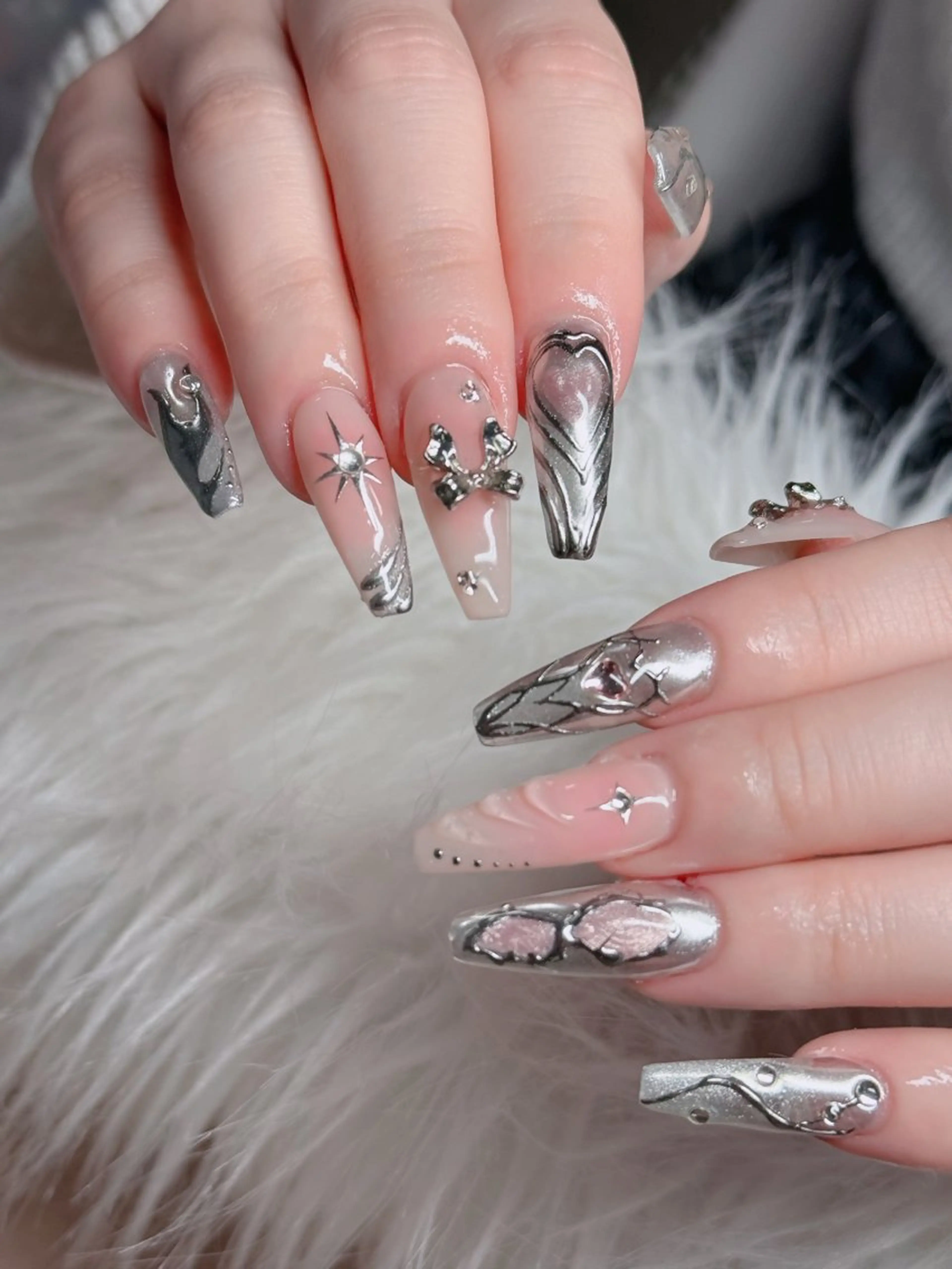 ネイル オーロラネイル フレンチネイル ジェルネイル ハロウィン キラキラネイル H.baby Nail Salonのネイルデザイン