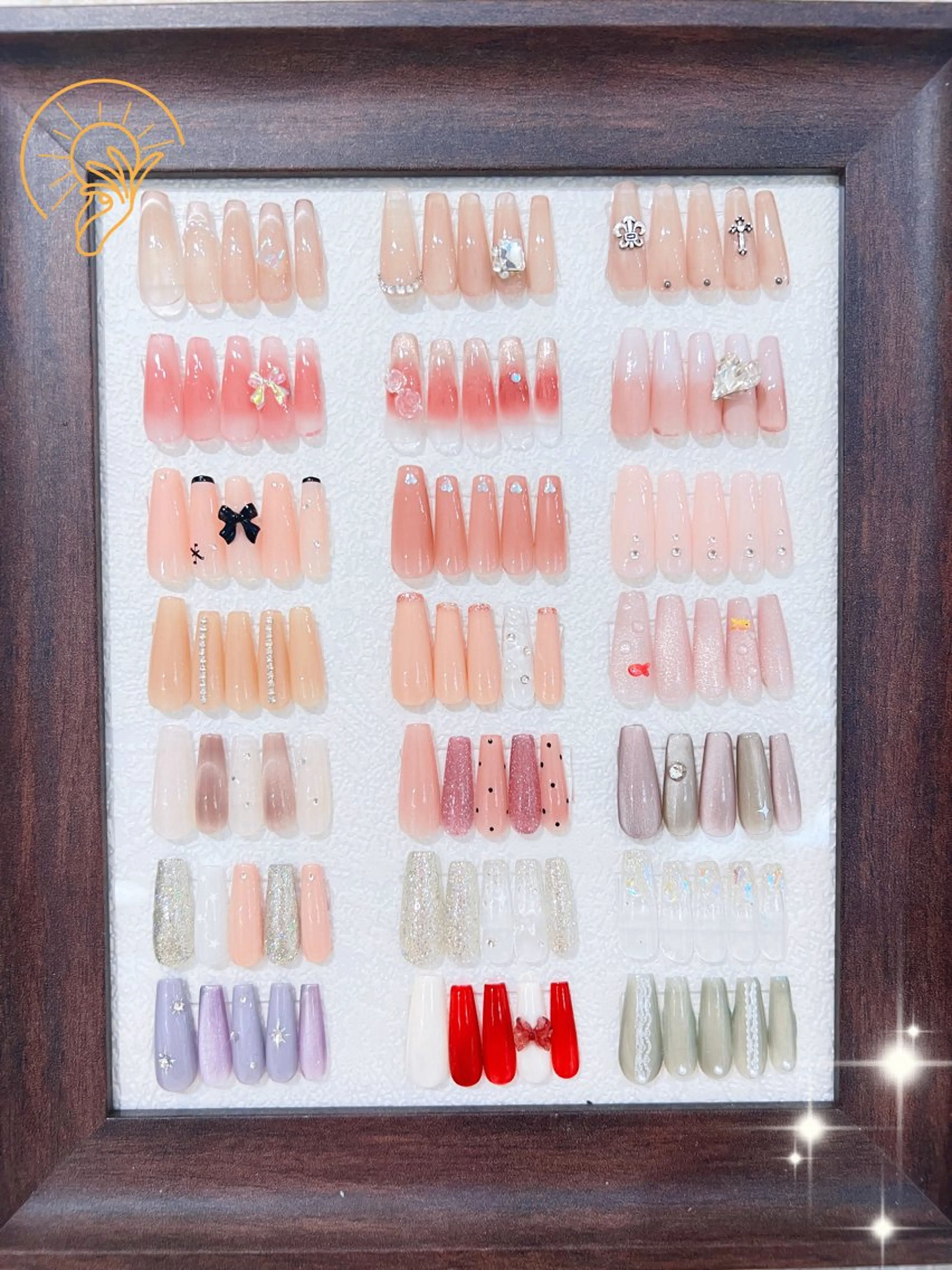 ネイル チークネイル 長さ出し フラワーネイル フレンチネイル ガーリー sun nail池袋 モデル募集のネイルデザイン