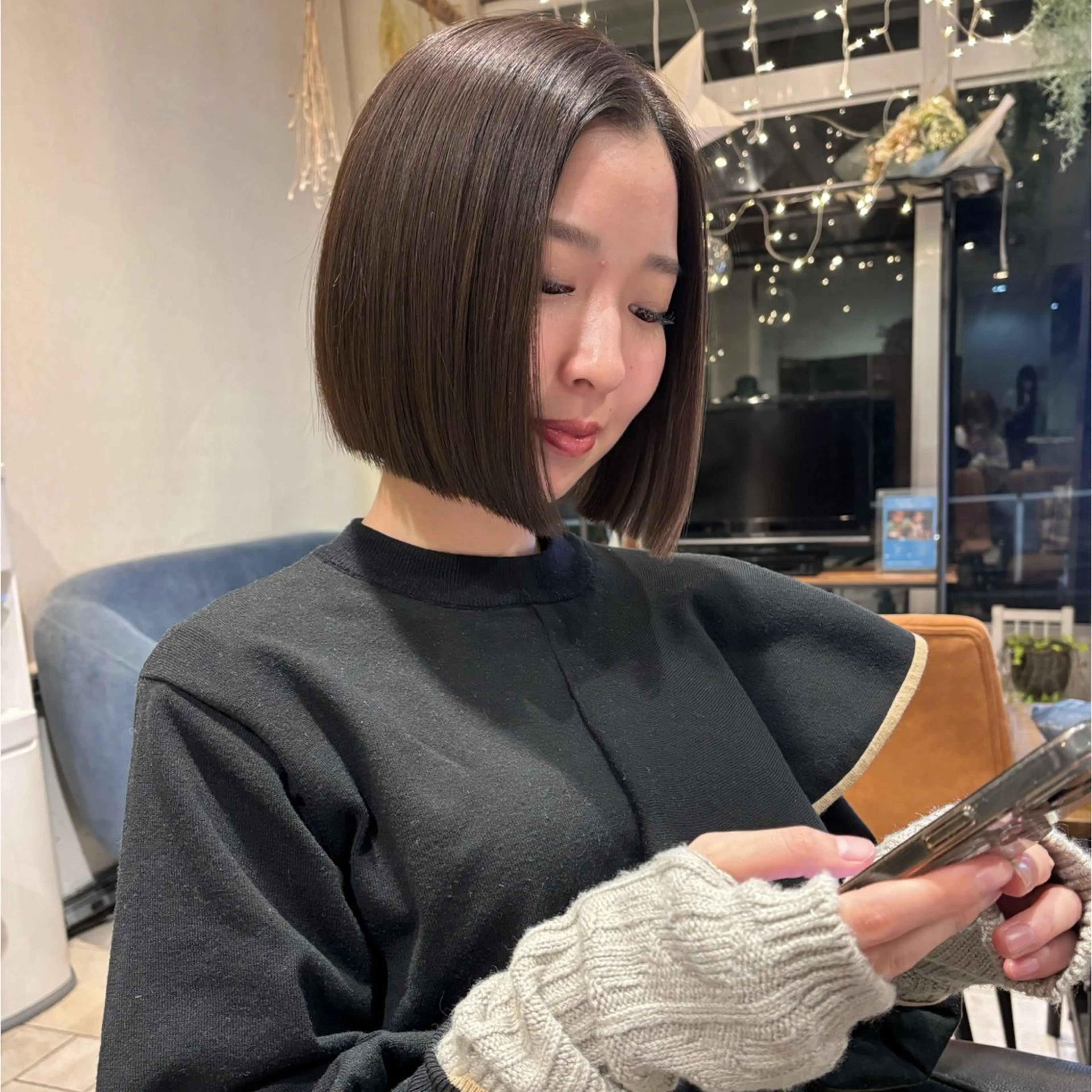 【癖を伸ばして驚くツヤ✨！縮毛矯正＋似合わせカット】の写真