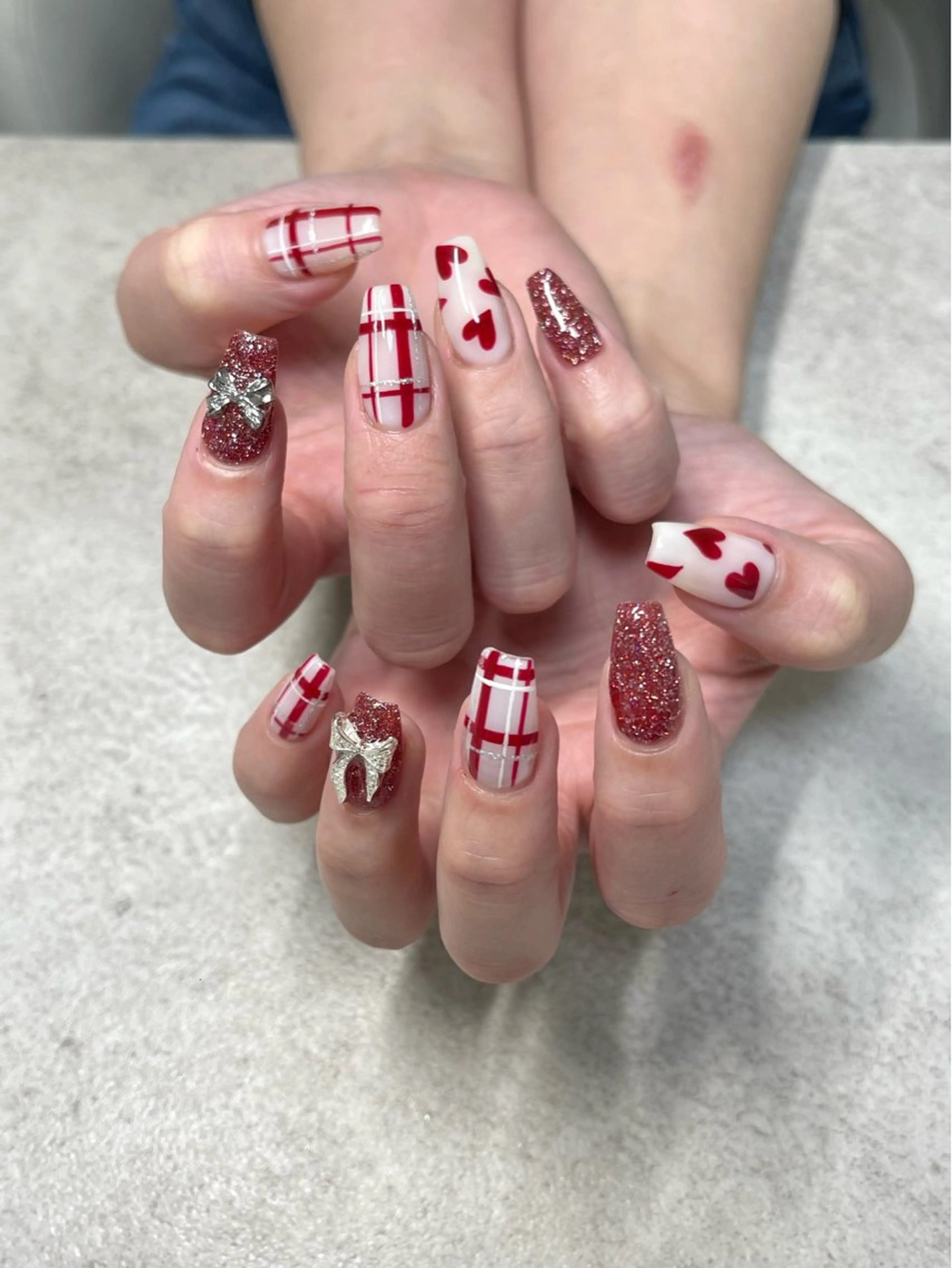 ネイル ハンドネイル ネイルルーム チャームのネイルデザイン