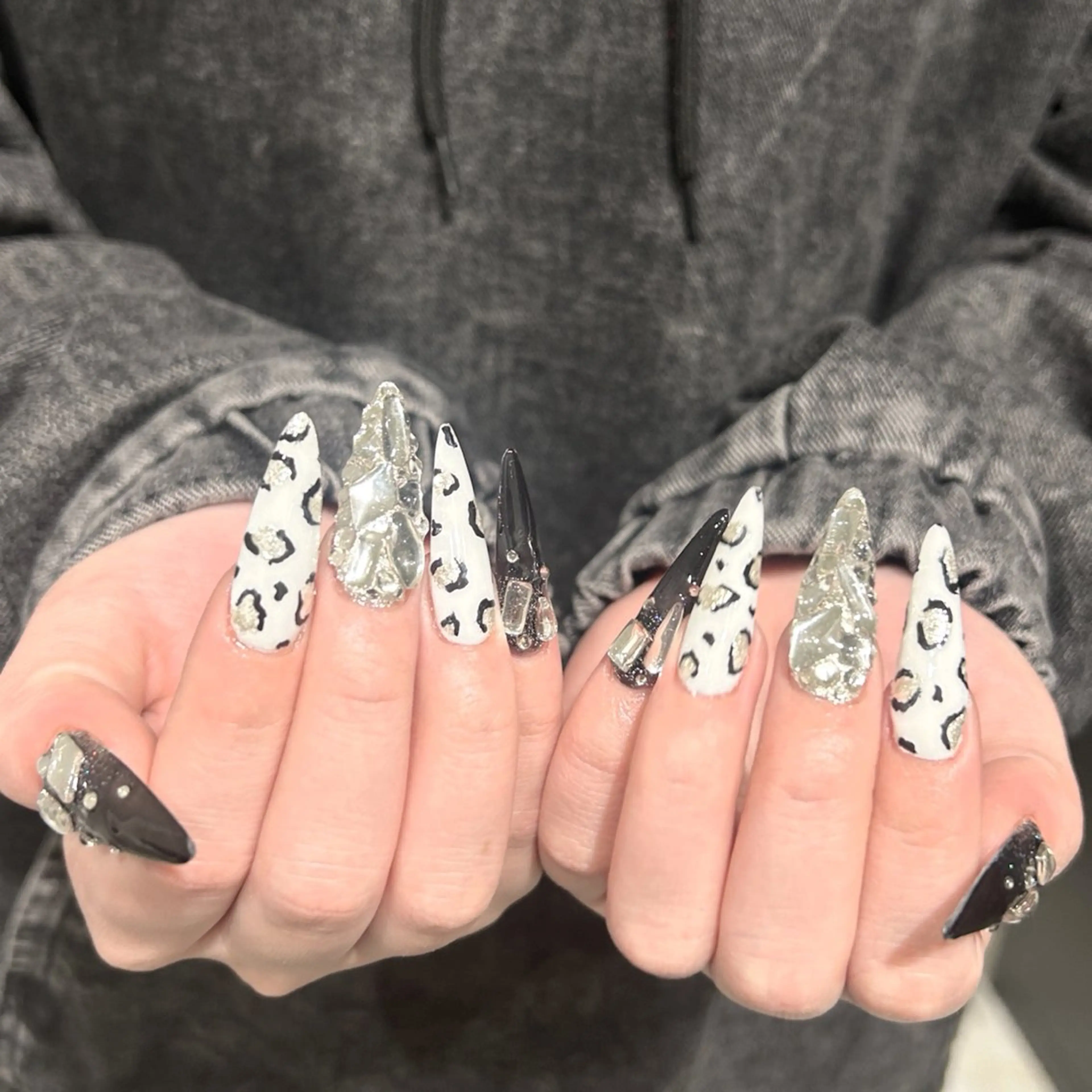 ネイル MODA MANAMIᵕ̈のネイルデザイン