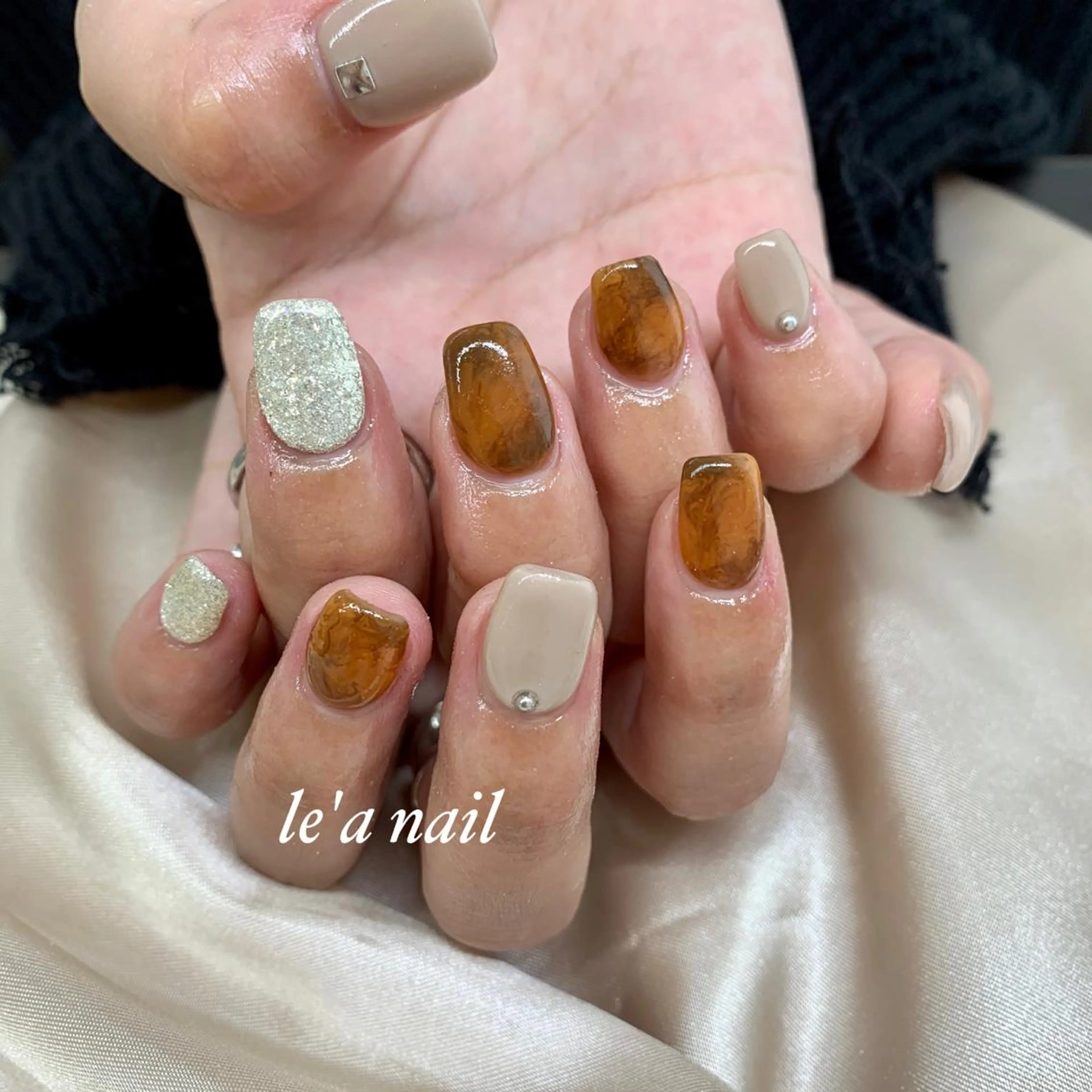 ネイル べっ甲ネイル ブラウン ニュアンスネイル pu muのネイルデザイン