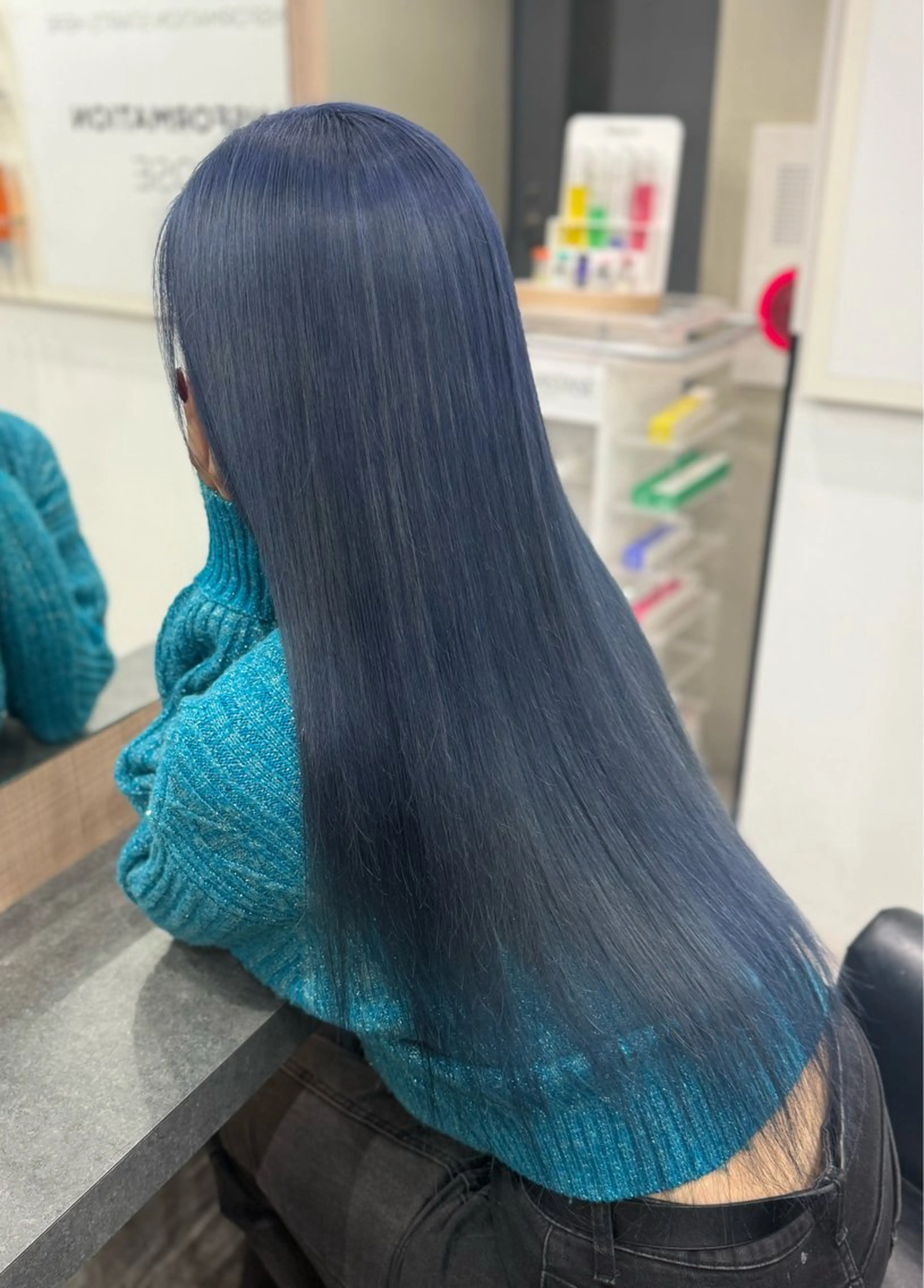 ロング カラー ブルーカラー ハイトーンカラー ネイビーカラー 横浜/ケアブリーチ /人毛エクステのヘアスタイル