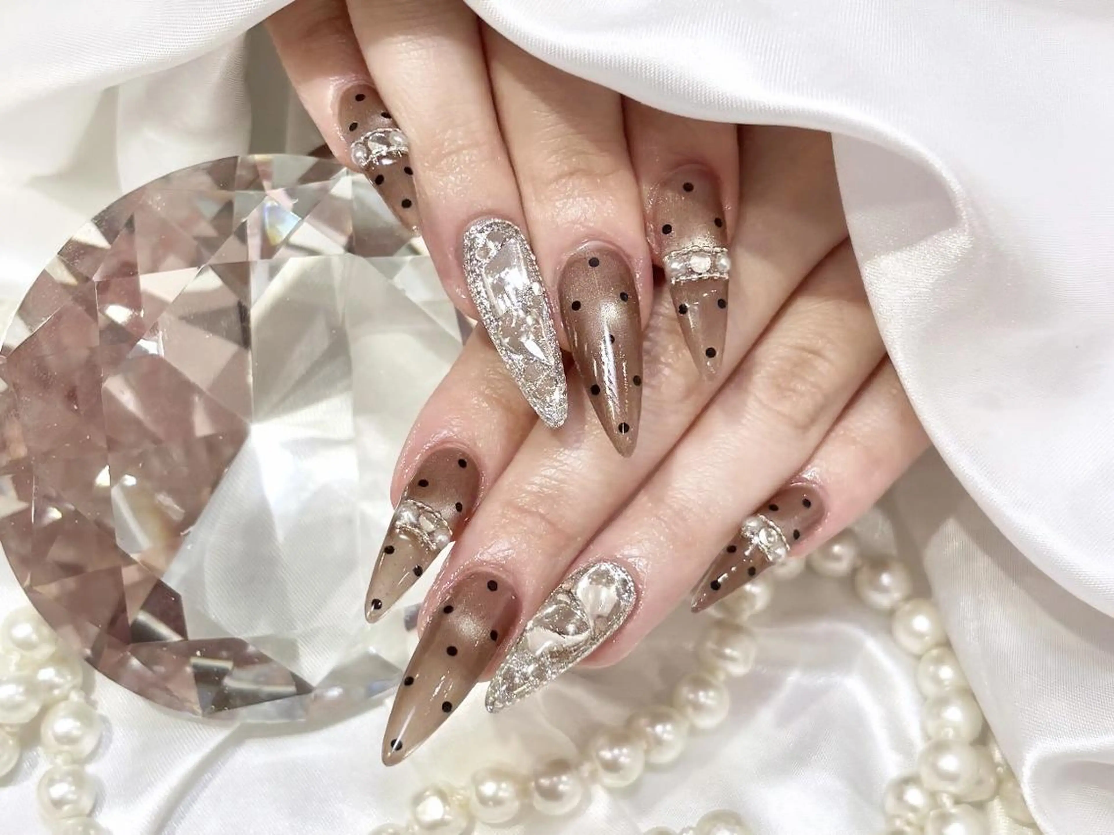 ネイル WISTERIA SAKAEのネイルデザイン