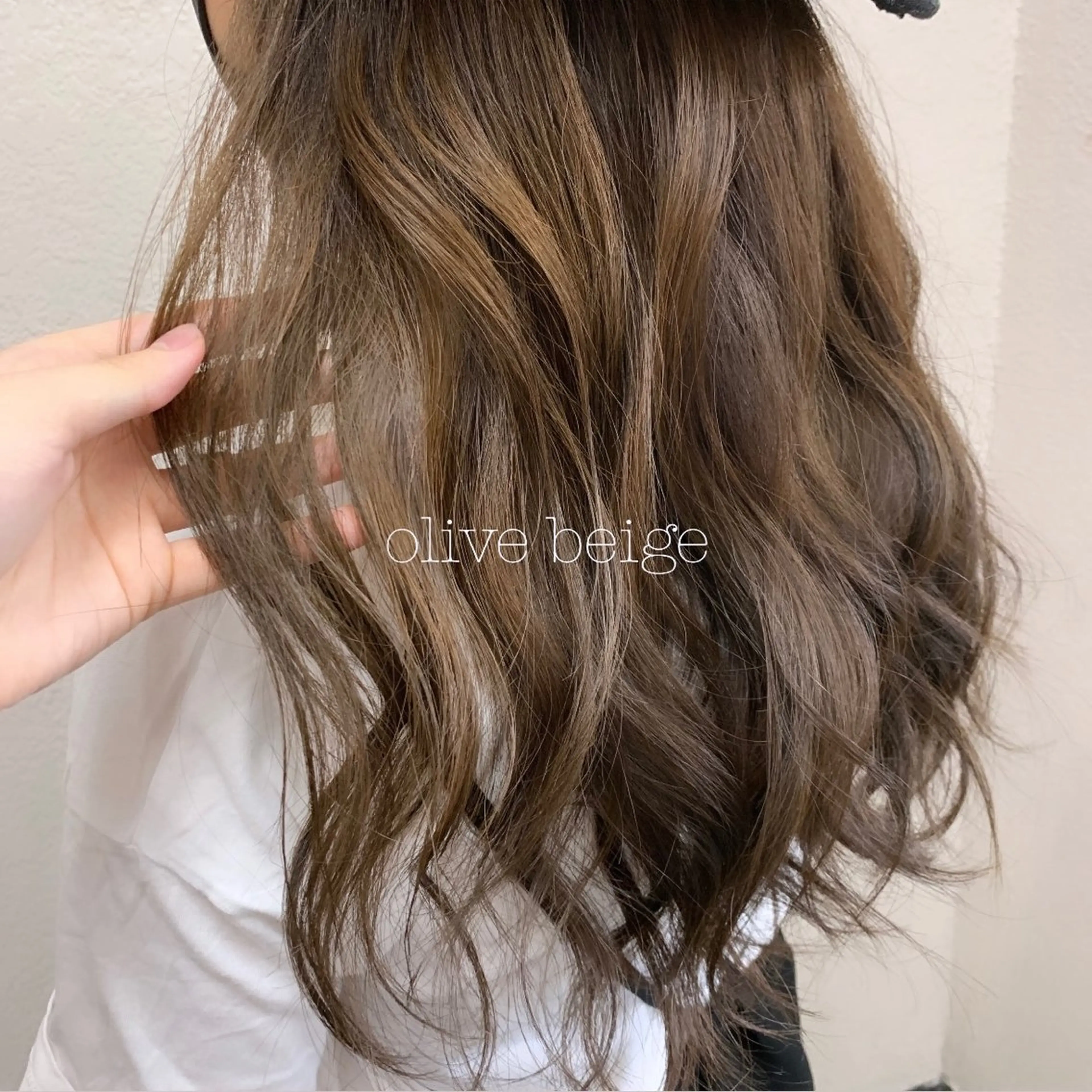 ロング カラー ベージュカラー オリーブベージュ 似合わせカット得意 💛RENA💛のヘアスタイル