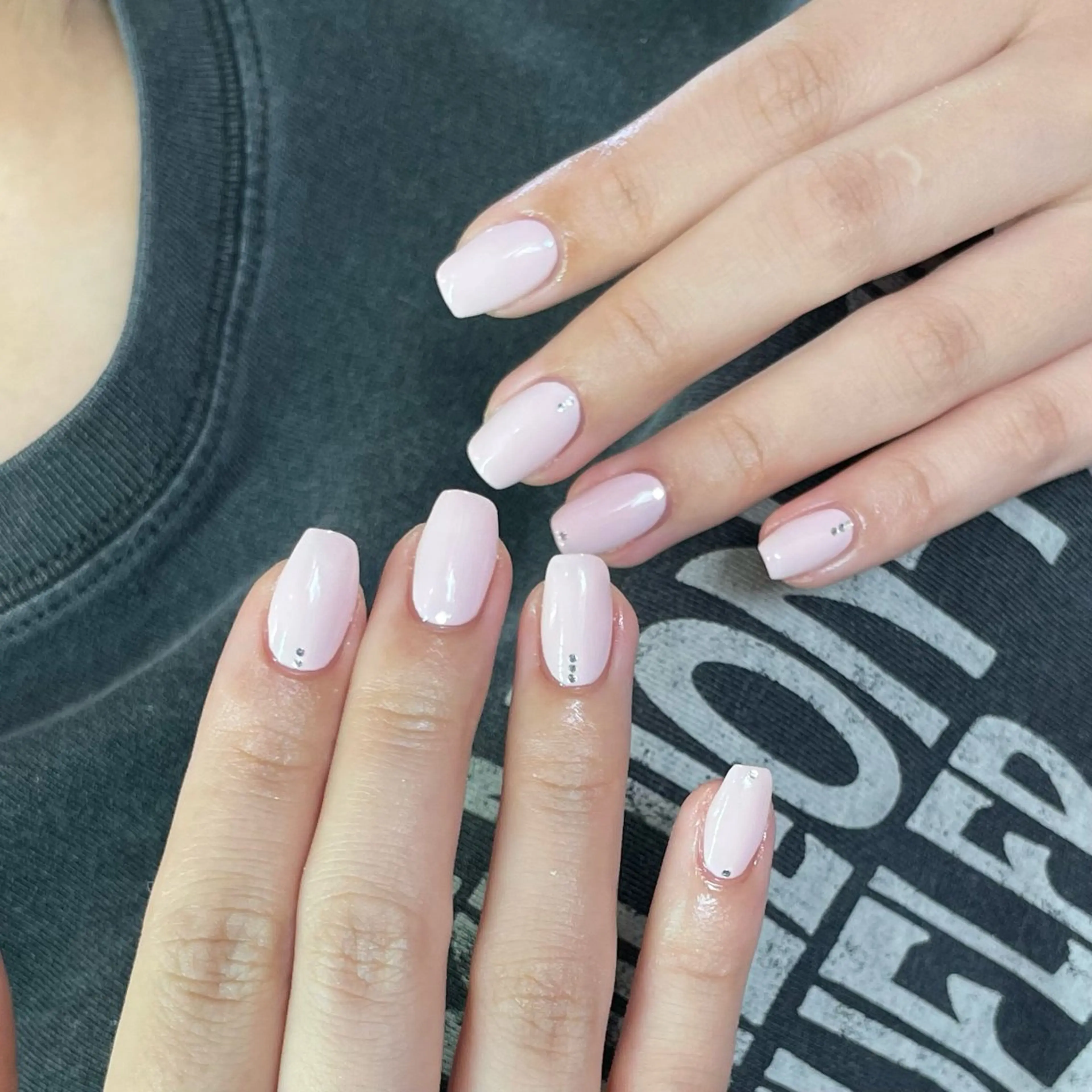 ネイル ワンカラーネイル 🫧Sunrich lu🤍のネイルデザイン