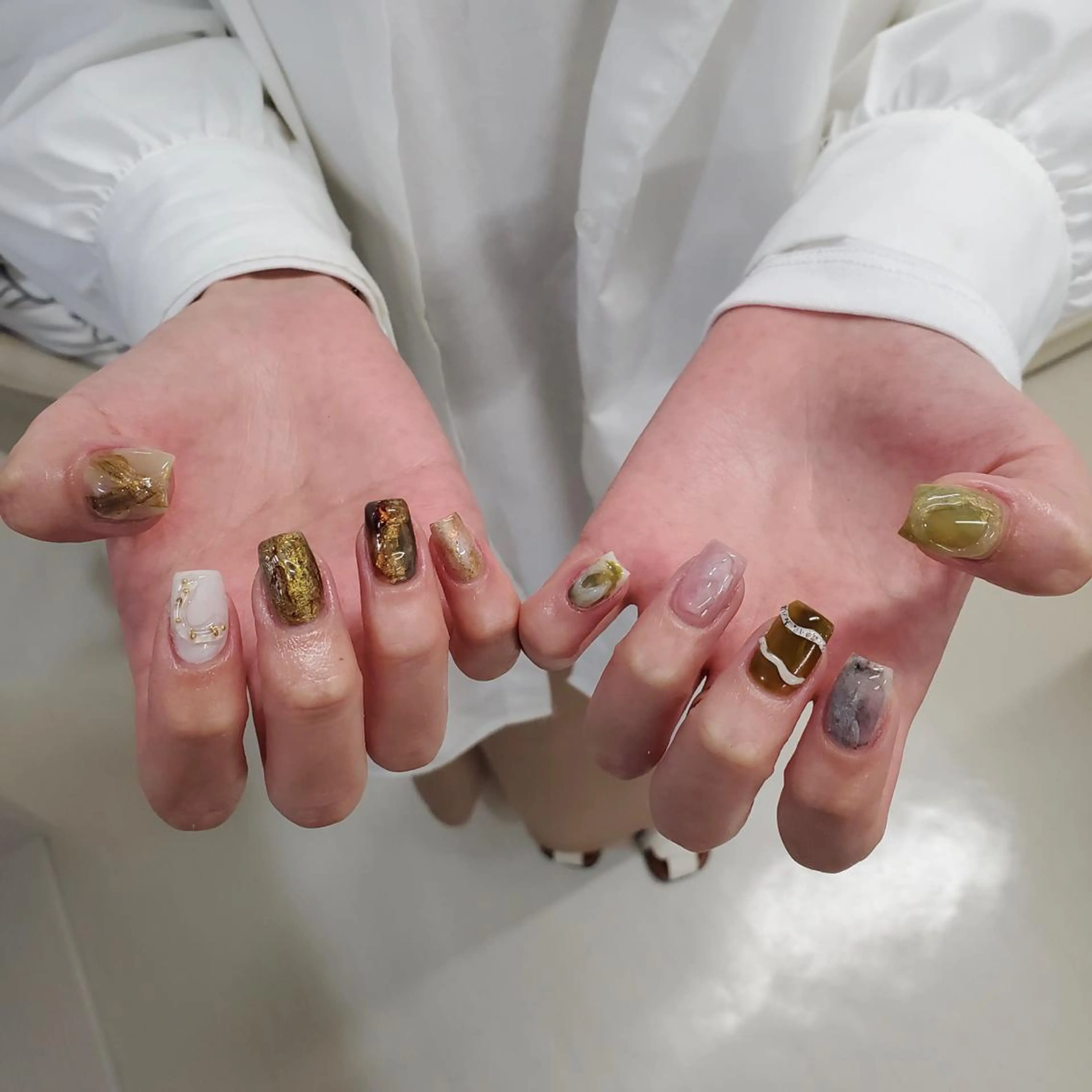 ネイル アートネイル ブラウン ジェルネイル ニュアンスネイル スカルプネイル nailstudio eviz新宿店のネイルデザイン