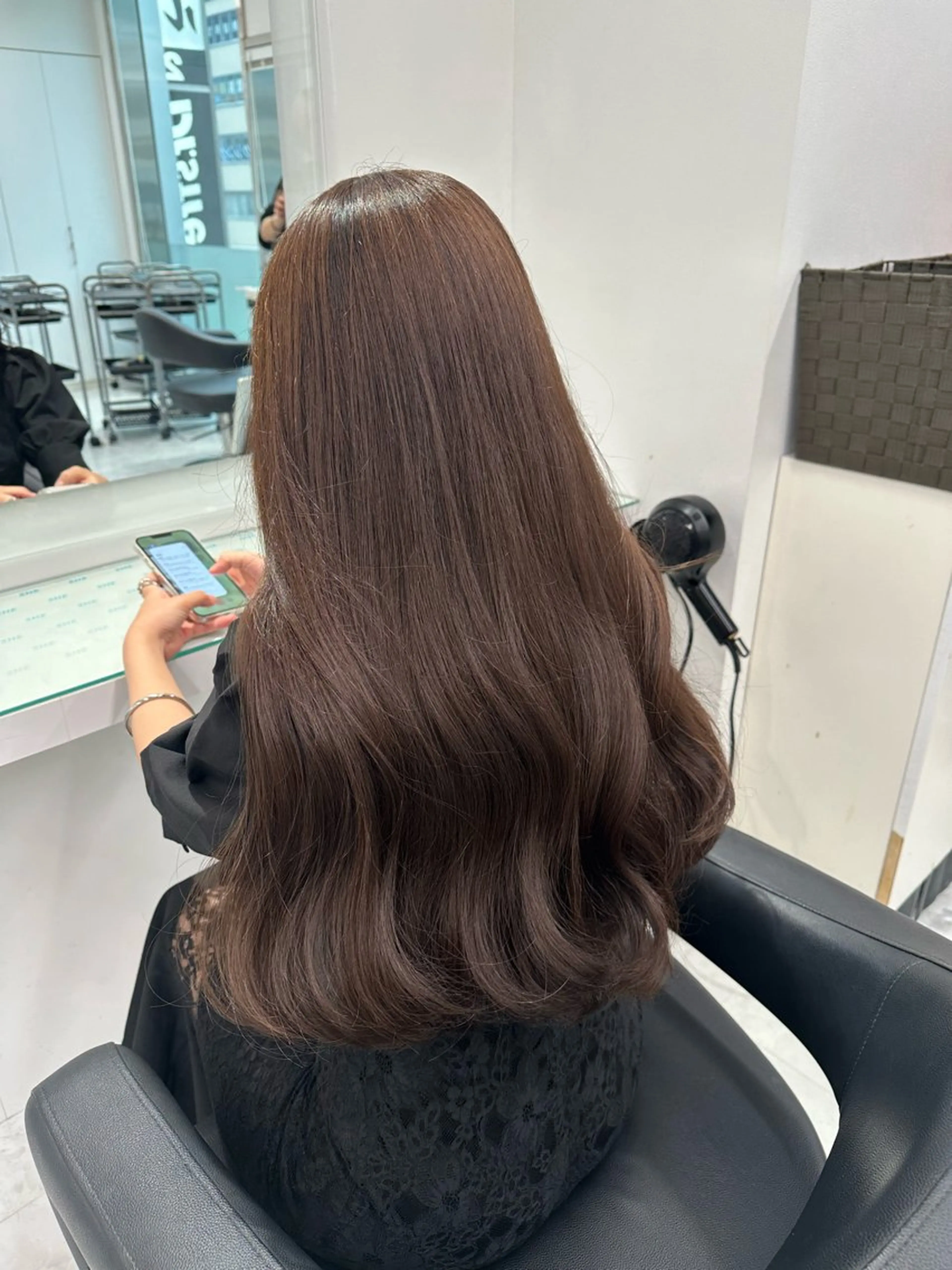 セミロング カラー ヘアカラー トリートメント ❄最強かわいいカラー ❄️MINA❄️のヘアスタイル