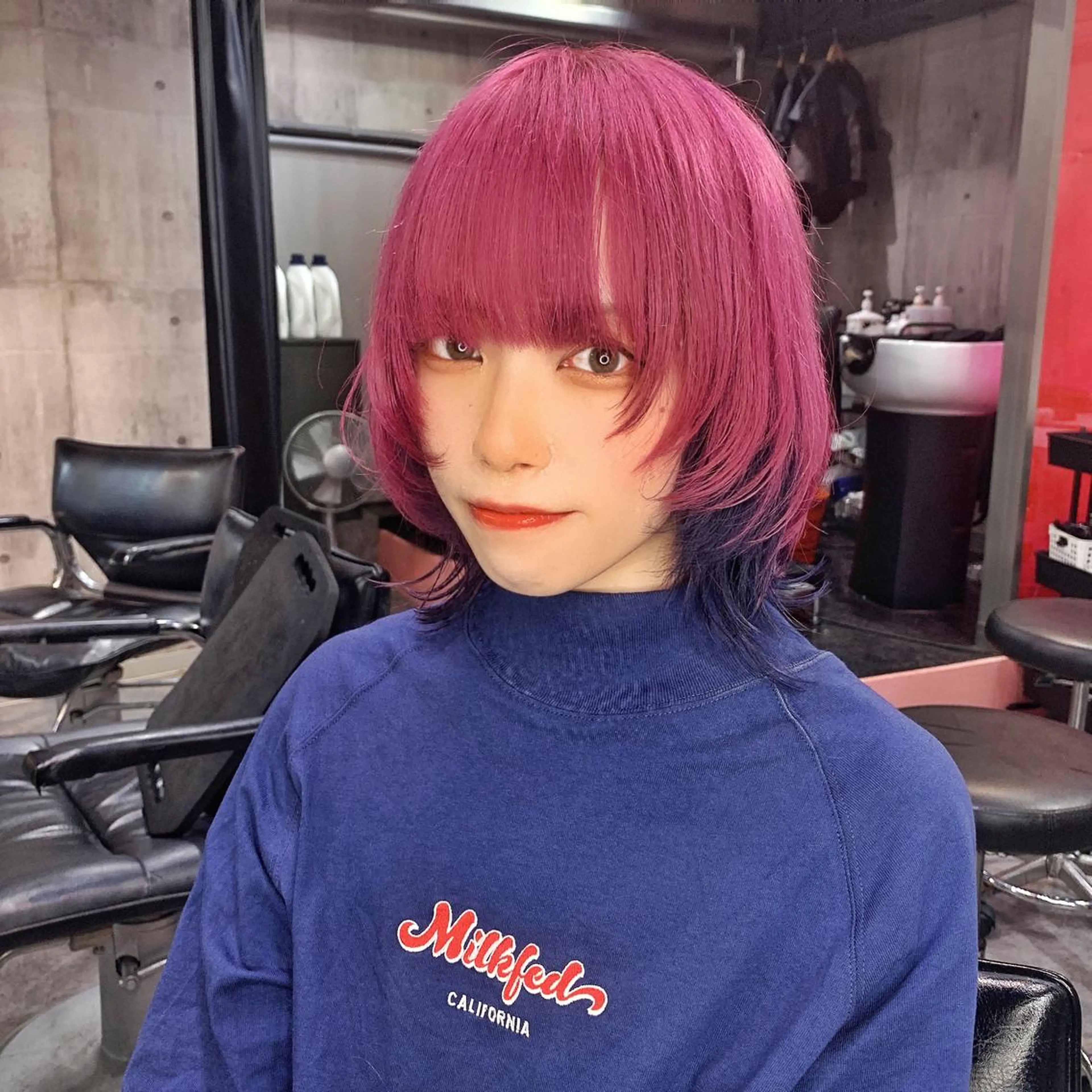 ミディアム カラー ピンクカラー ウルフカット ホワイト&レイヤーカ ットエクステ長畠俊輔のヘアスタイル