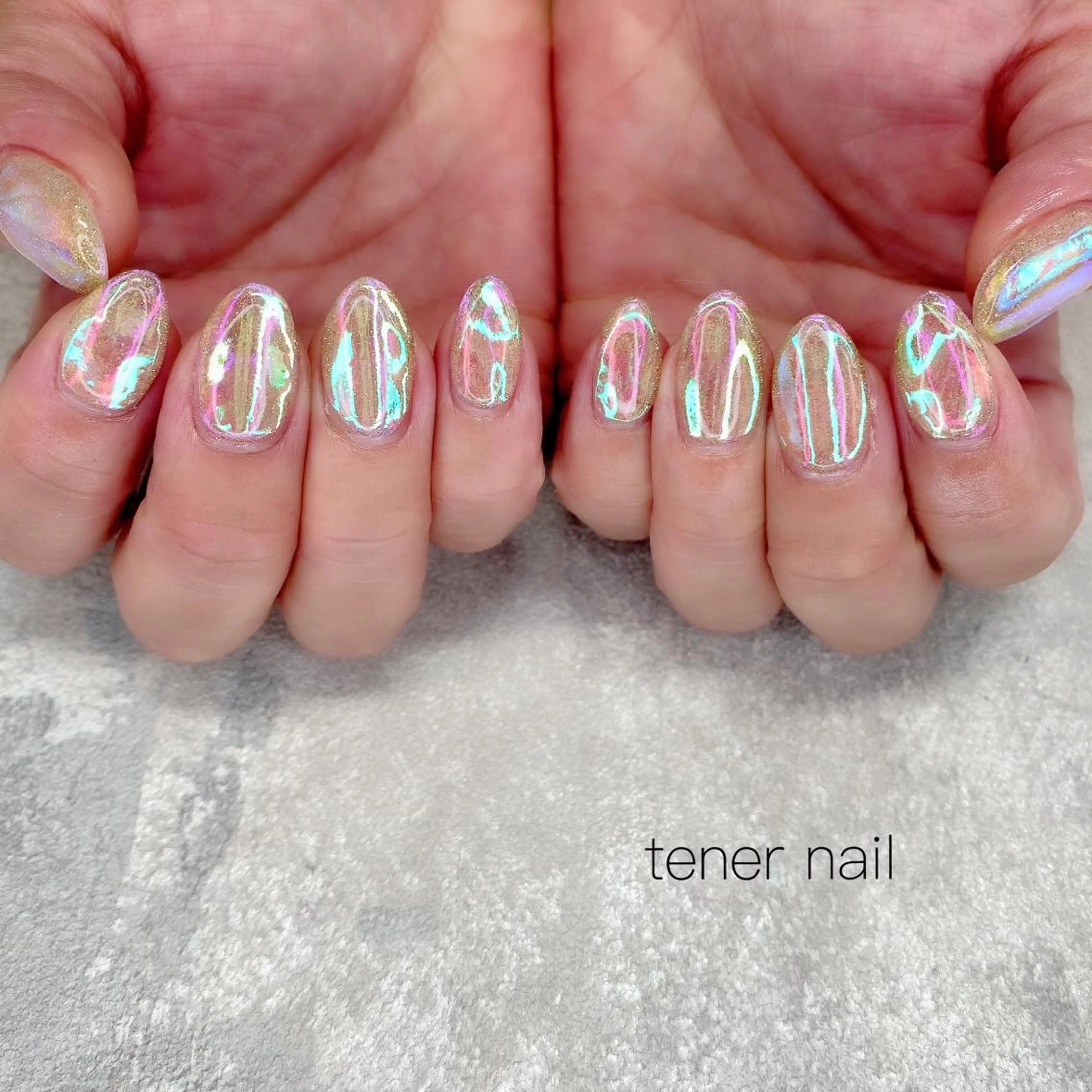 ネイル フラッシュネイル ゴールド 氷ネイル・うるうるネイル ラメ(グリッター) テネルネイル tener nailのネイルデザイン