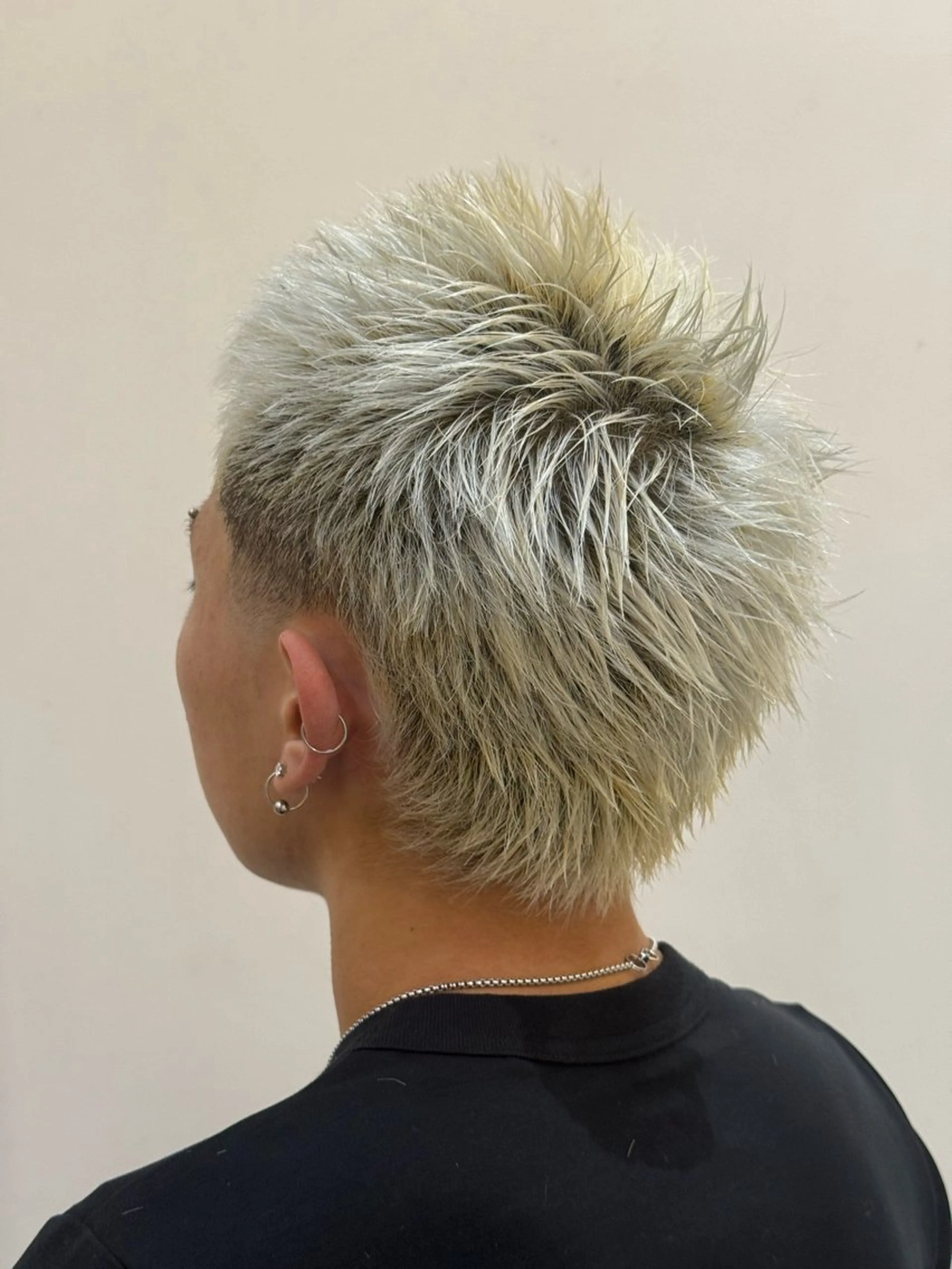 ショート メンズ フェードカット 外国人風カラー マレットヘア メンズパーマ/ 縮毛矯正特化　Tumのヘアスタイル