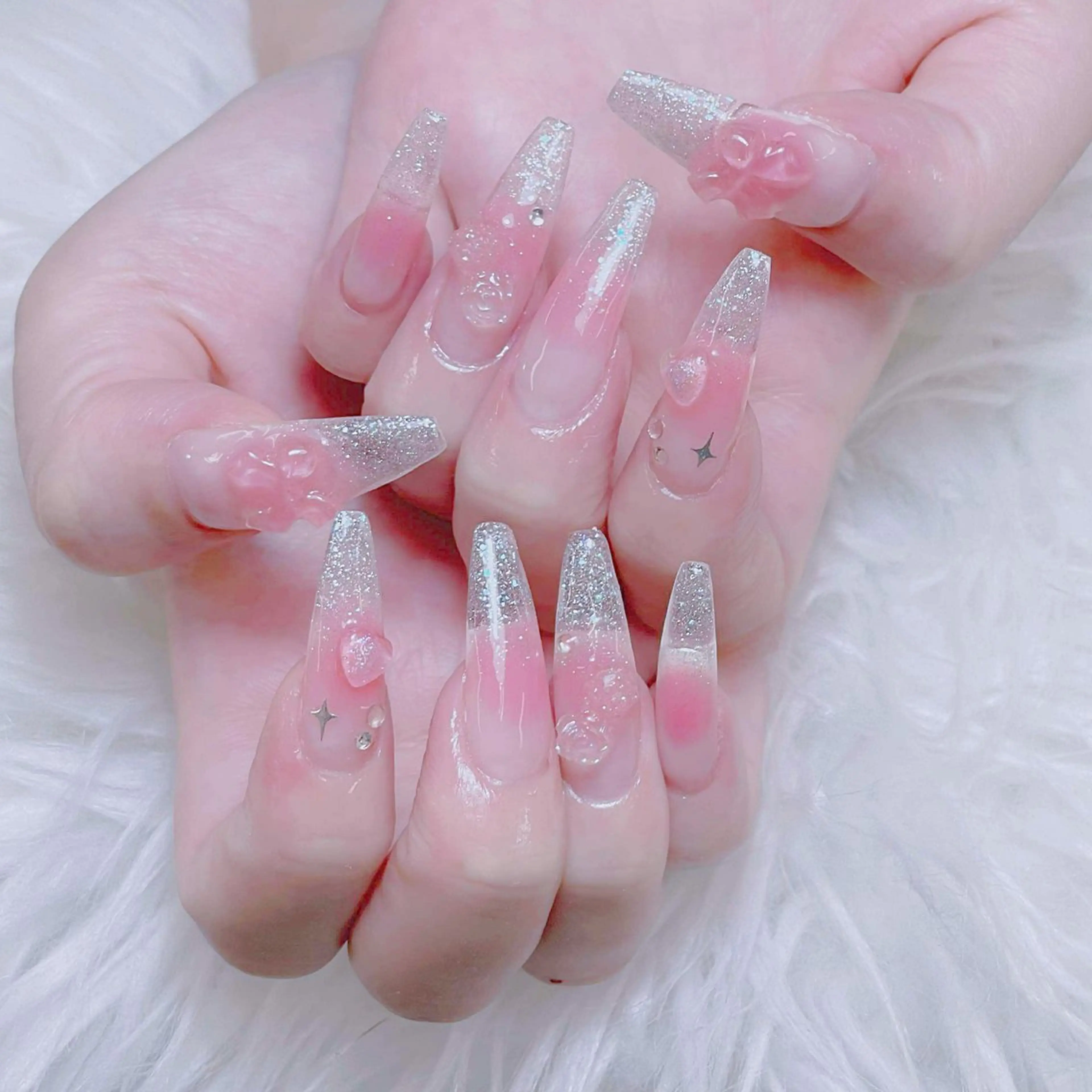 ネイル チークネイル 長さ出し フレンチネイル ジェルネイル ガラスフレンチ ハンドネイル anh nail anne🤍のネイルデザイン