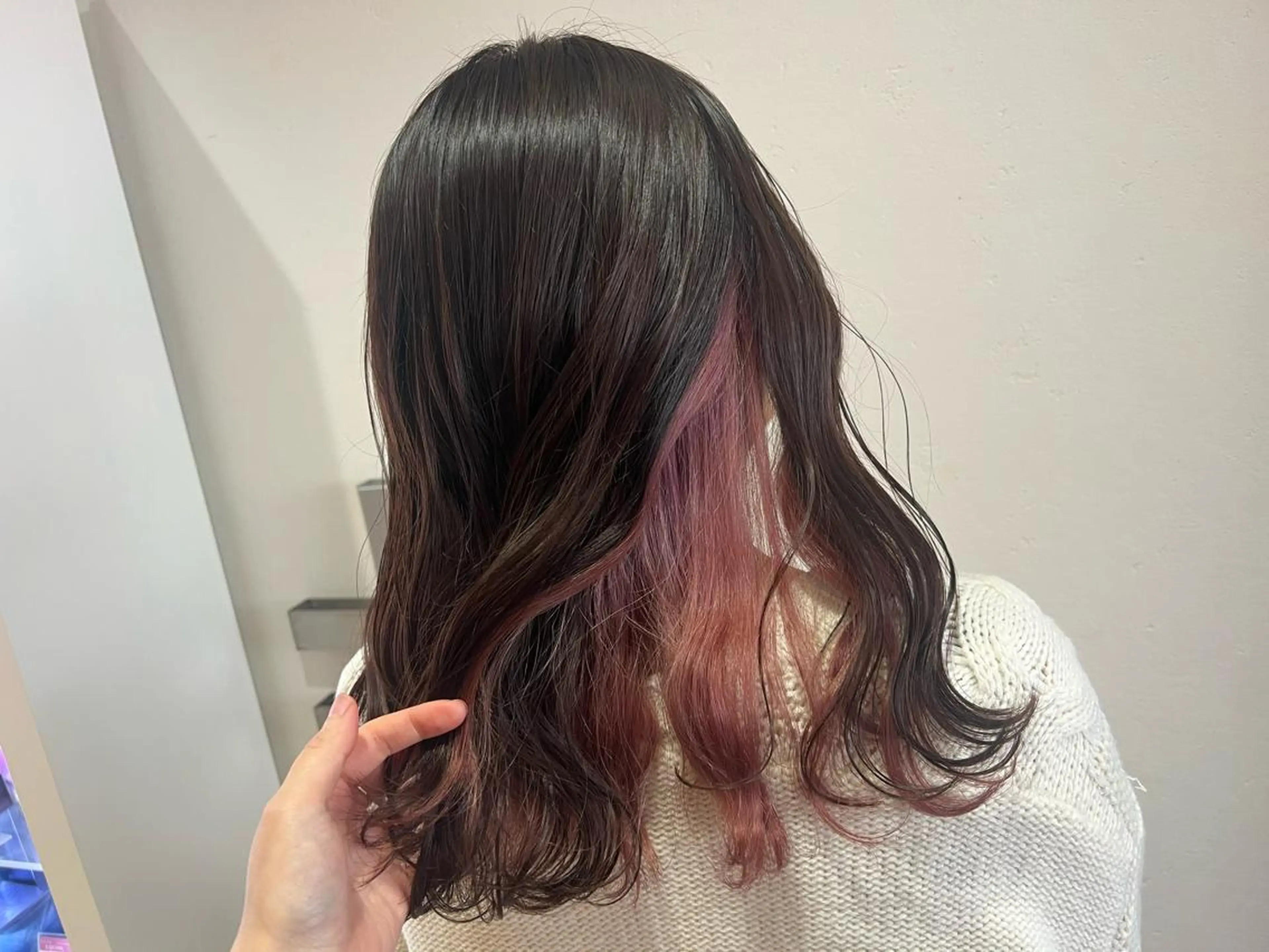 ロング カラー 蓮見  友里のヘアスタイル