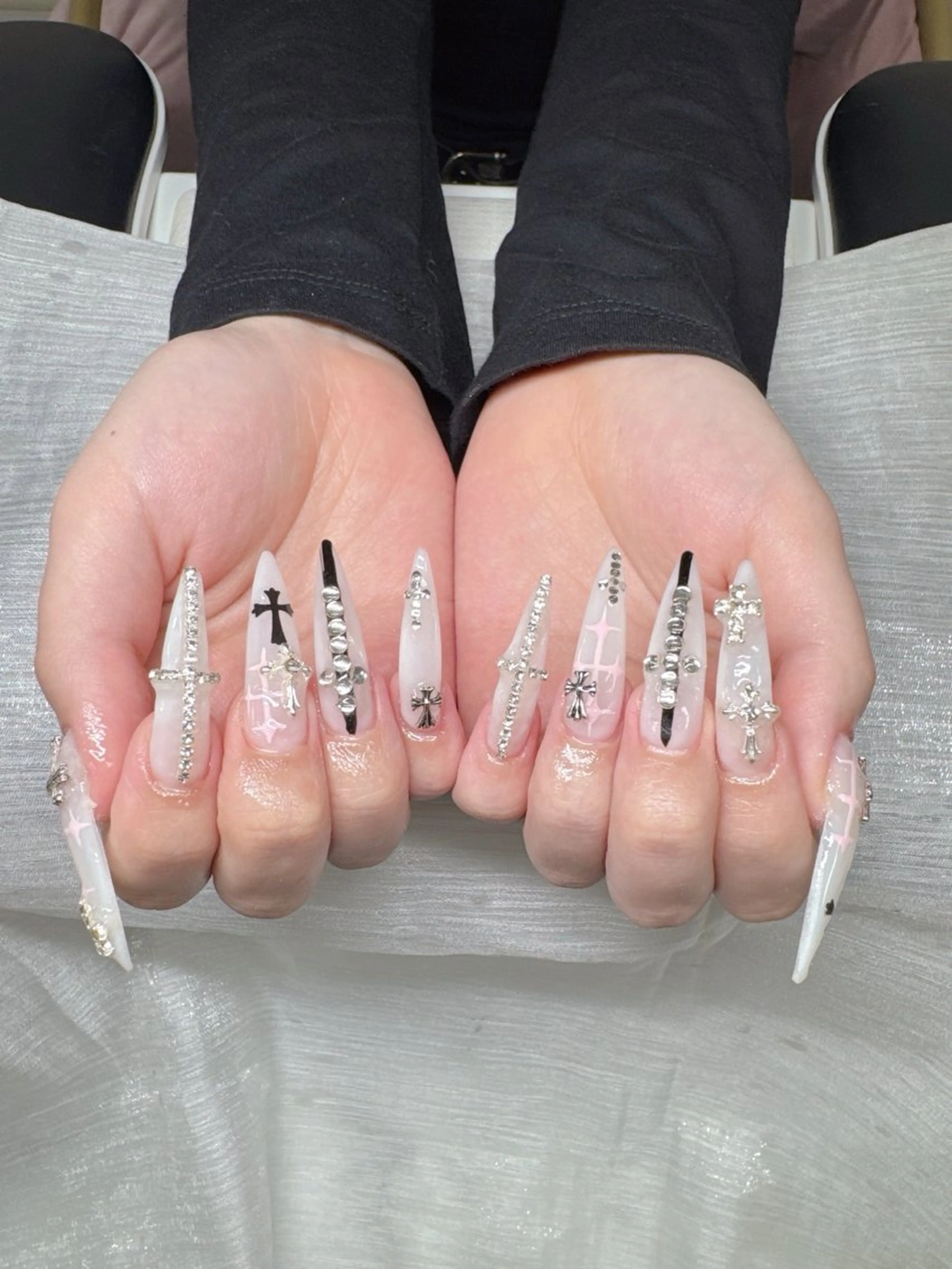 ネイル オーロラネイル チークネイル 長さ出し フットネイル フレンチネイル ハンドネイル Lee Ainのネイルデザイン