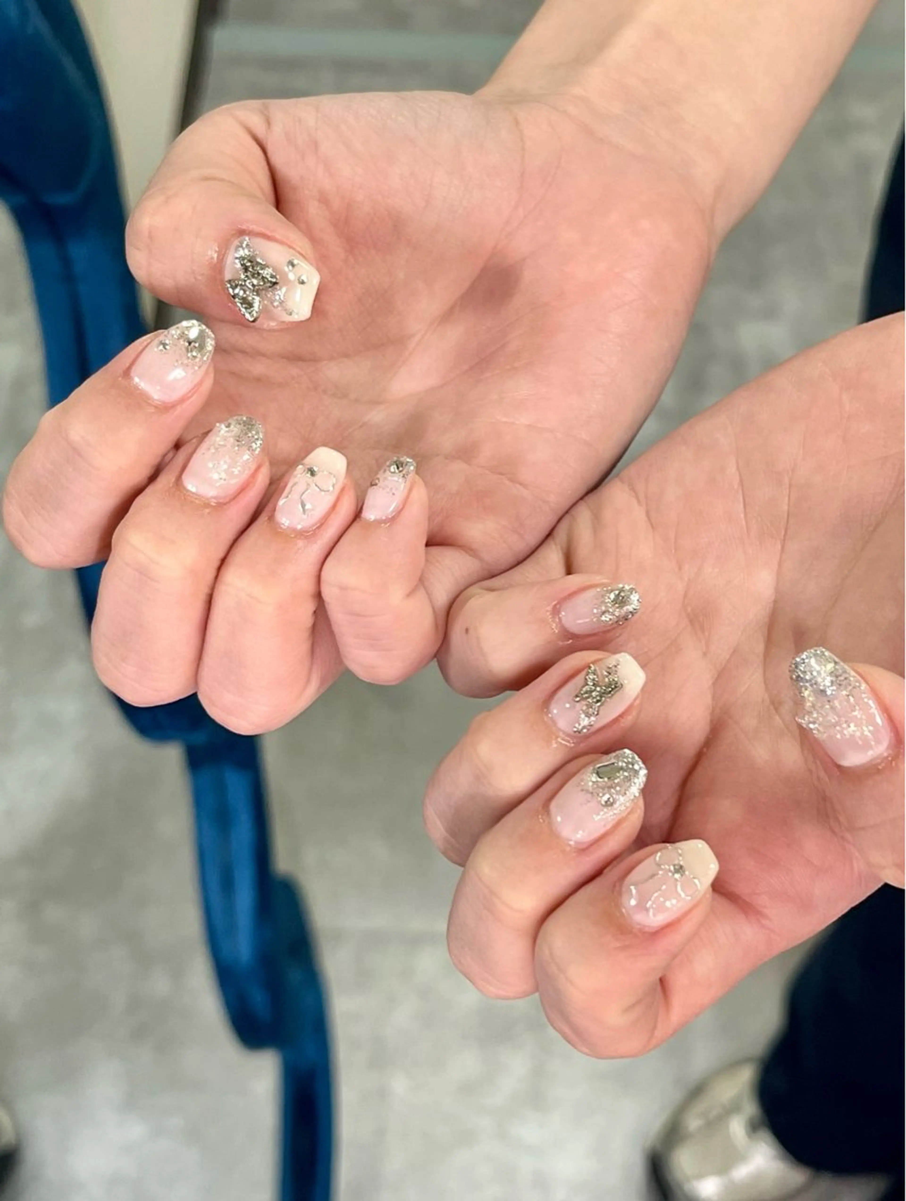 ネイル シルバー ホワイト ハンドネイル NailByua 武蔵新城徒歩4分のネイルデザイン