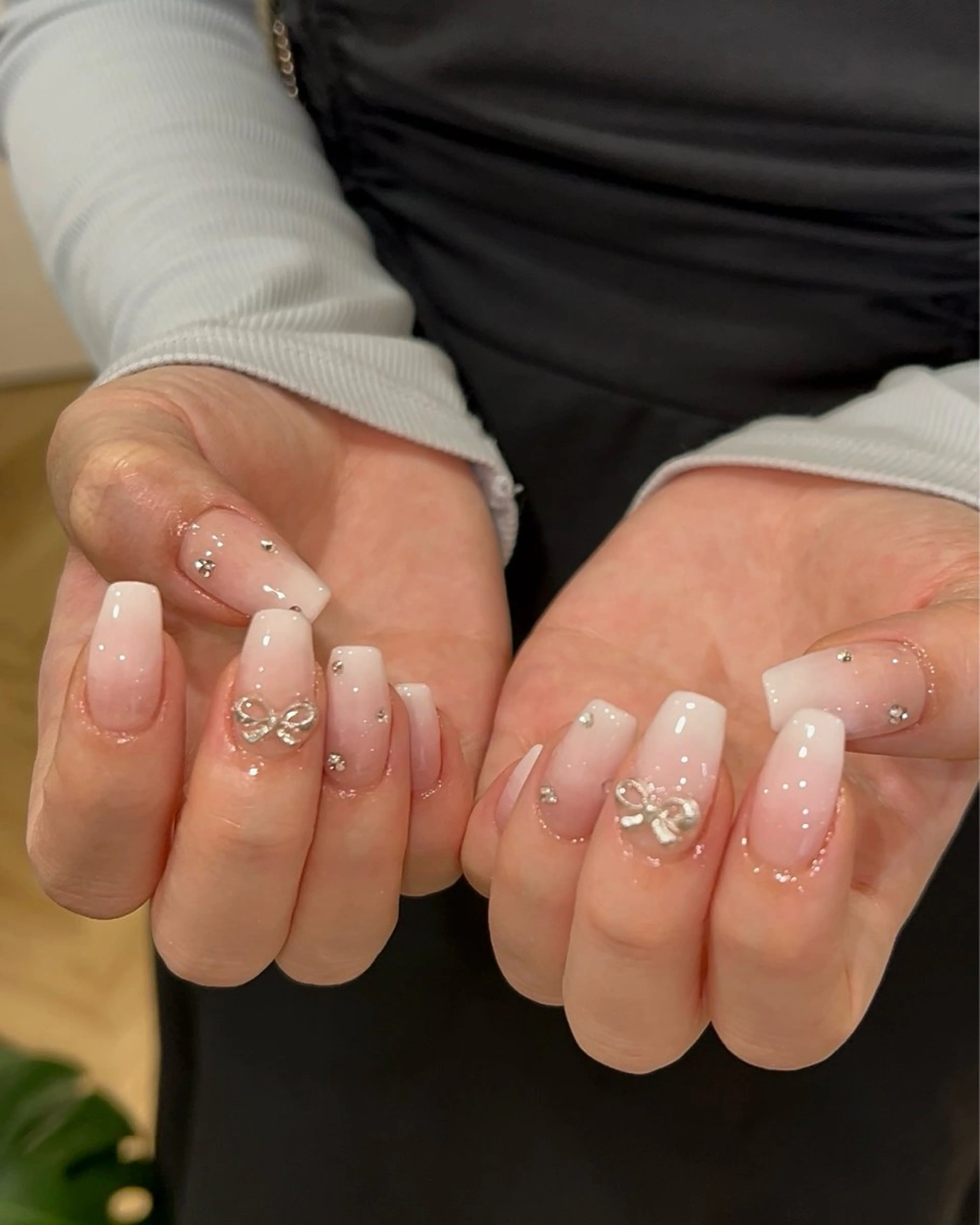 ネイル ハンドネイル フットネイル ハンドケア Nes.Nail所属・Miyagi Asamiのネイルデザイン