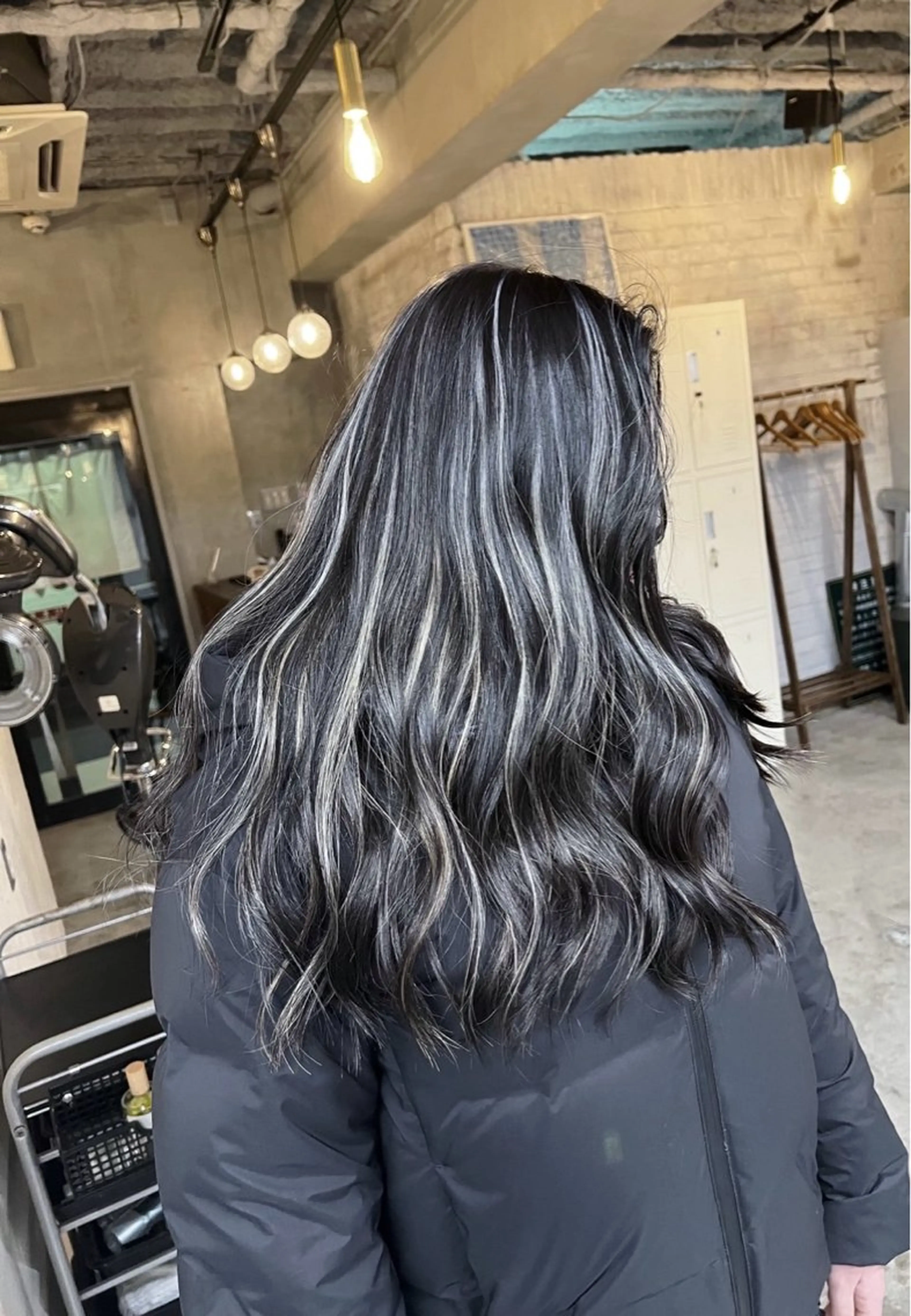 ロング カラー ダークグレー ダークグレージュ グレージュ ハイライトカラー ハイライト ヘアカラー トリートメント 指名数No.1 /NAOYAのヘアスタイル