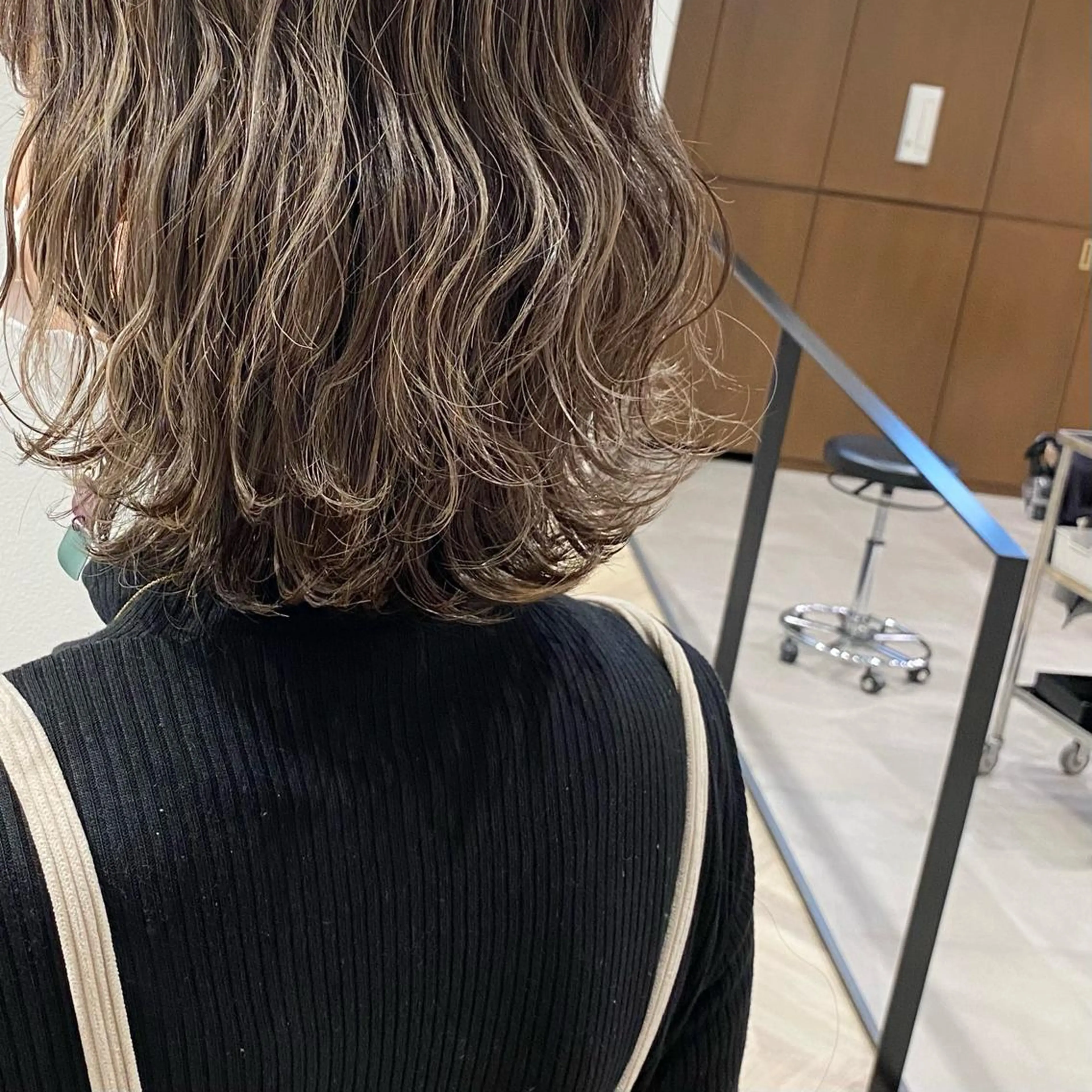 ミディアム ハイライト 山根 賢樹のヘアスタイル