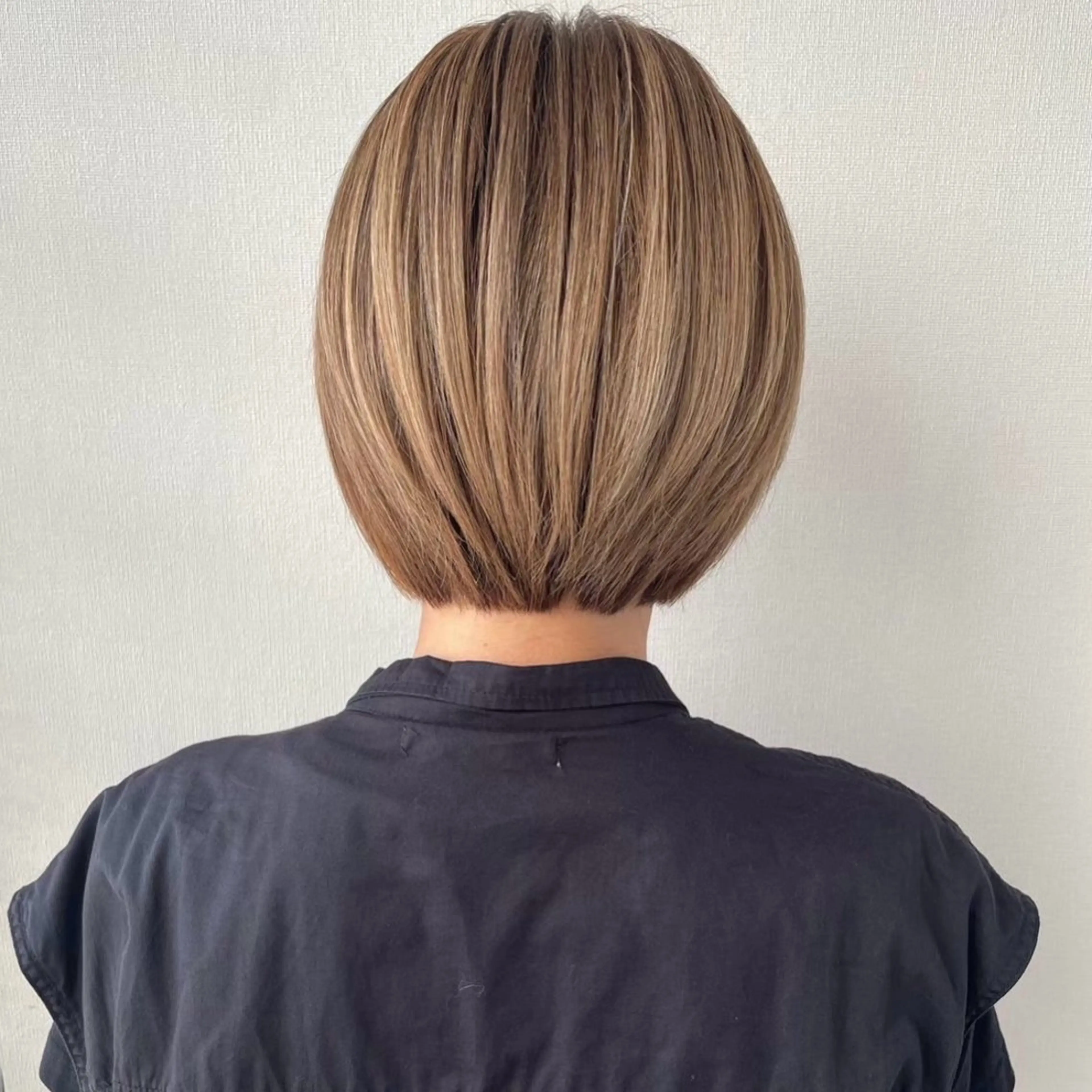ショート ボブ/ハイトーン/ 岡山駅/別曽遥也のヘアスタイル