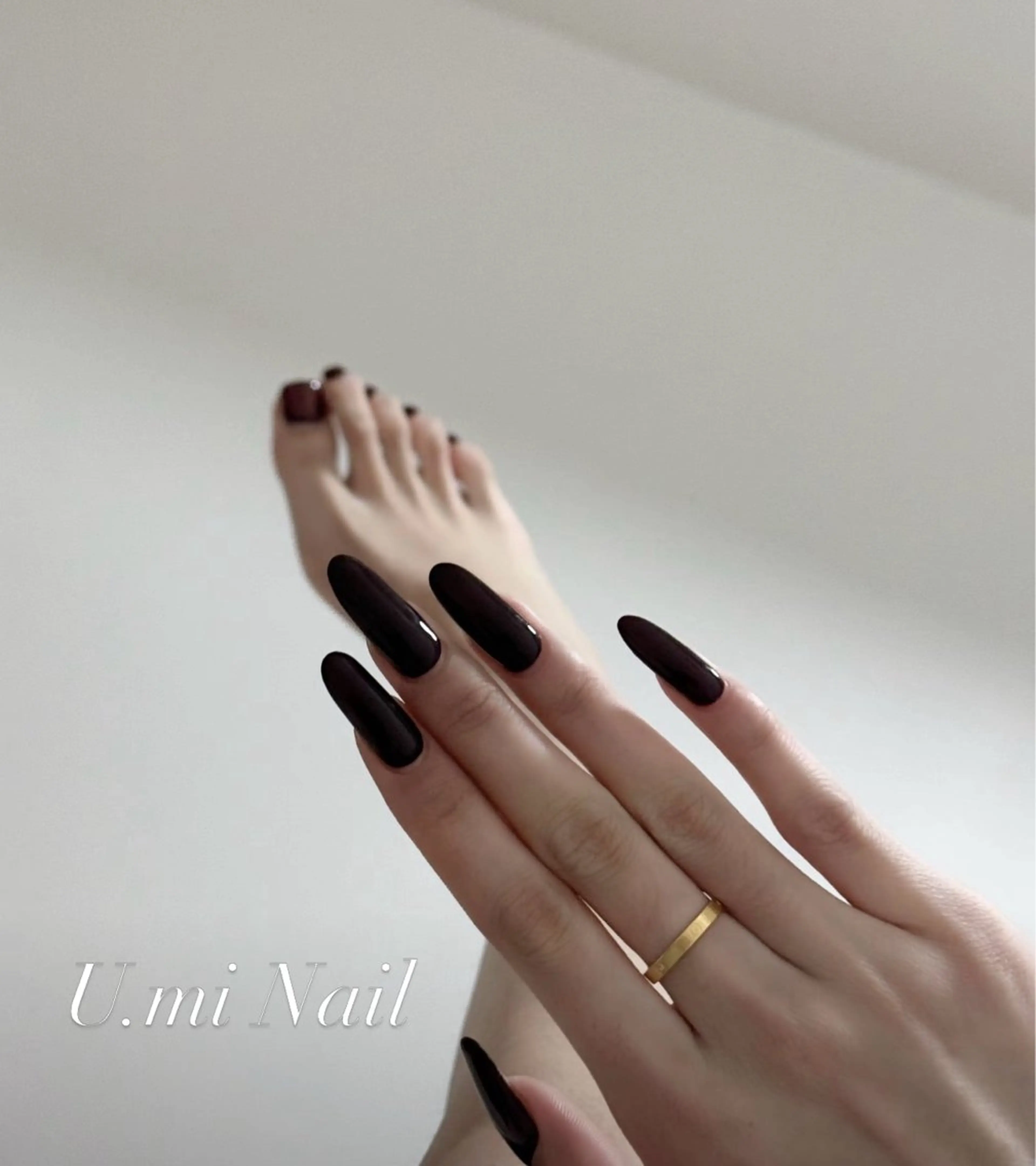 ❤️(ハンド+フット)ワンカラー、ラメグラデ+ 4個パーツ/ 20個ストーンの写真