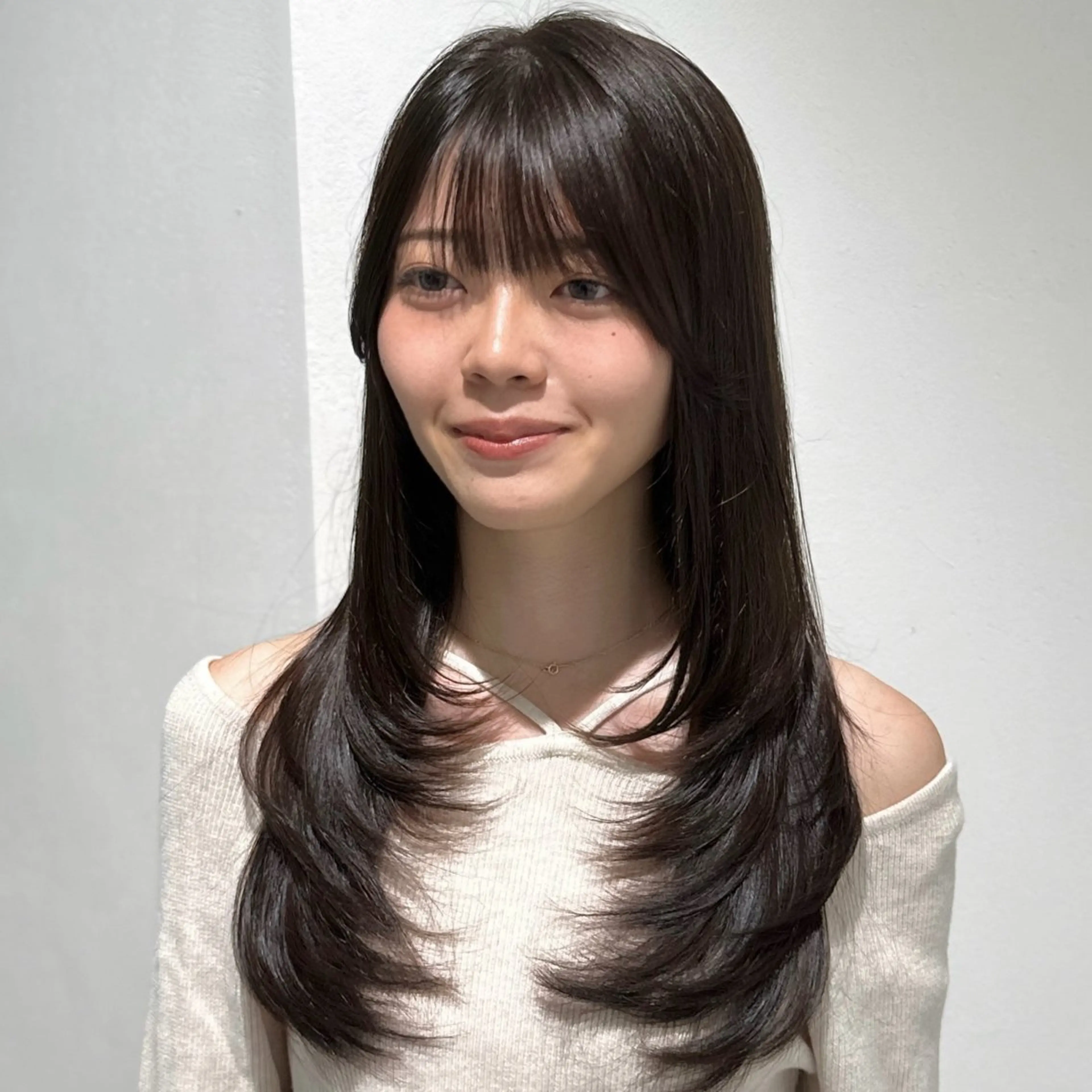 ロング カラー グレージュ レイヤーカット カット ヘアカラー トリートメント レイヤー/グレージュ メンズパーマのヘアスタイル