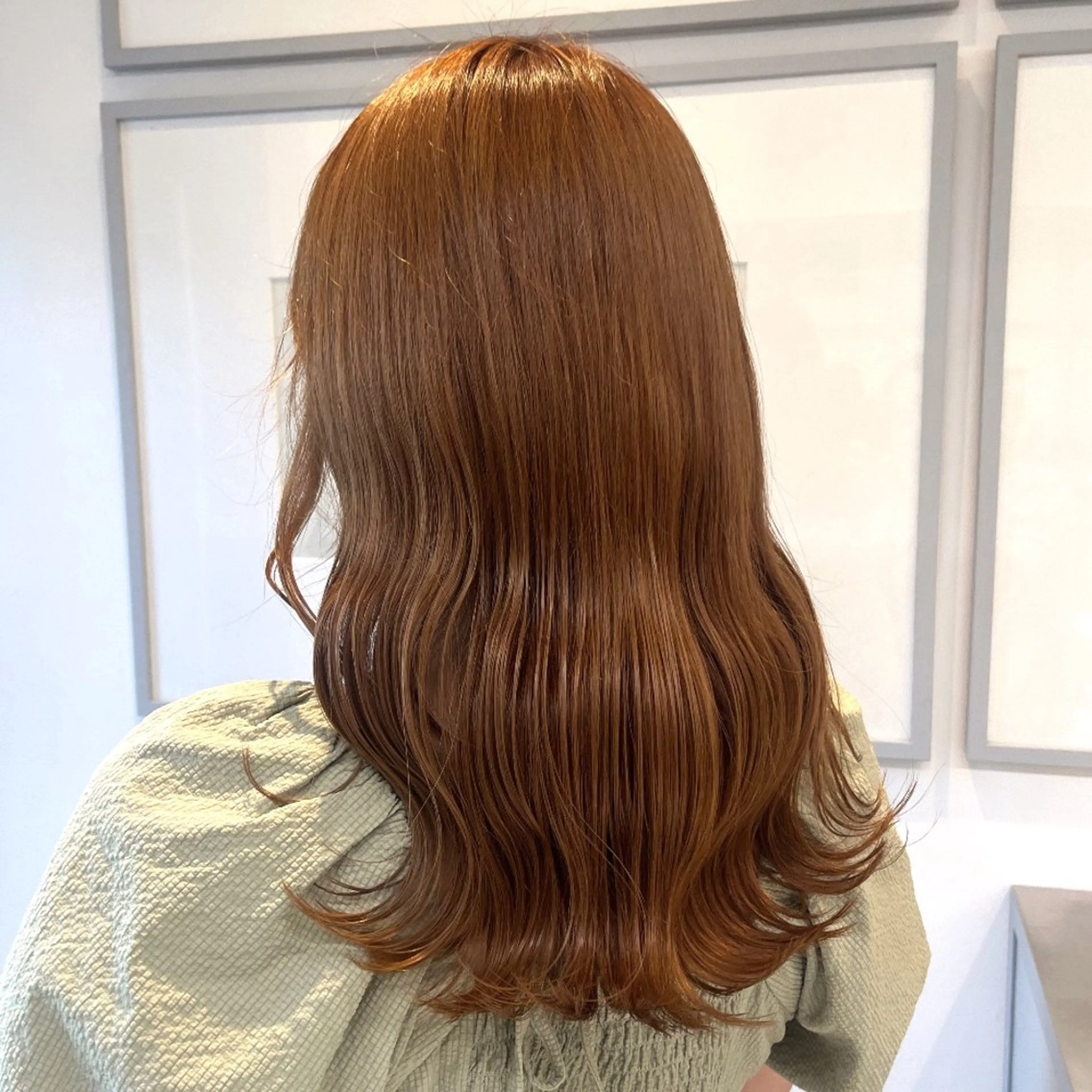 セミロング カラー ベージュカラー ブリーチ 透明感カラー ブリーチなしカラー オレンジ ヘアカラー トリートメント ヘッドスパ ヘアセット カジュアルを女っぽく 𝗮𝘆𝗮𝗰𝗼のヘアスタイル