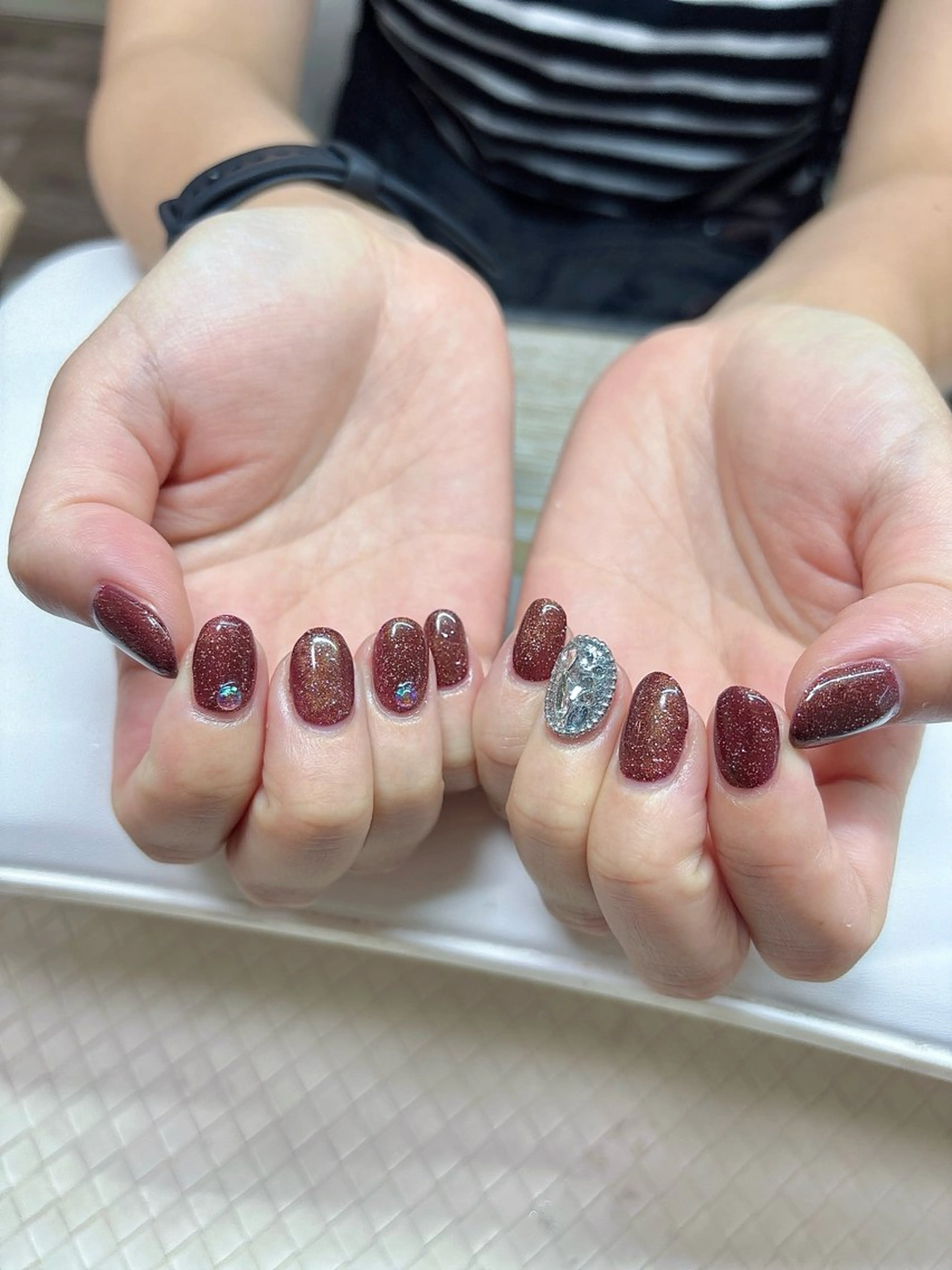 ネイル 赤色 ハンドネイル Rei / U.NI nailのネイルデザイン