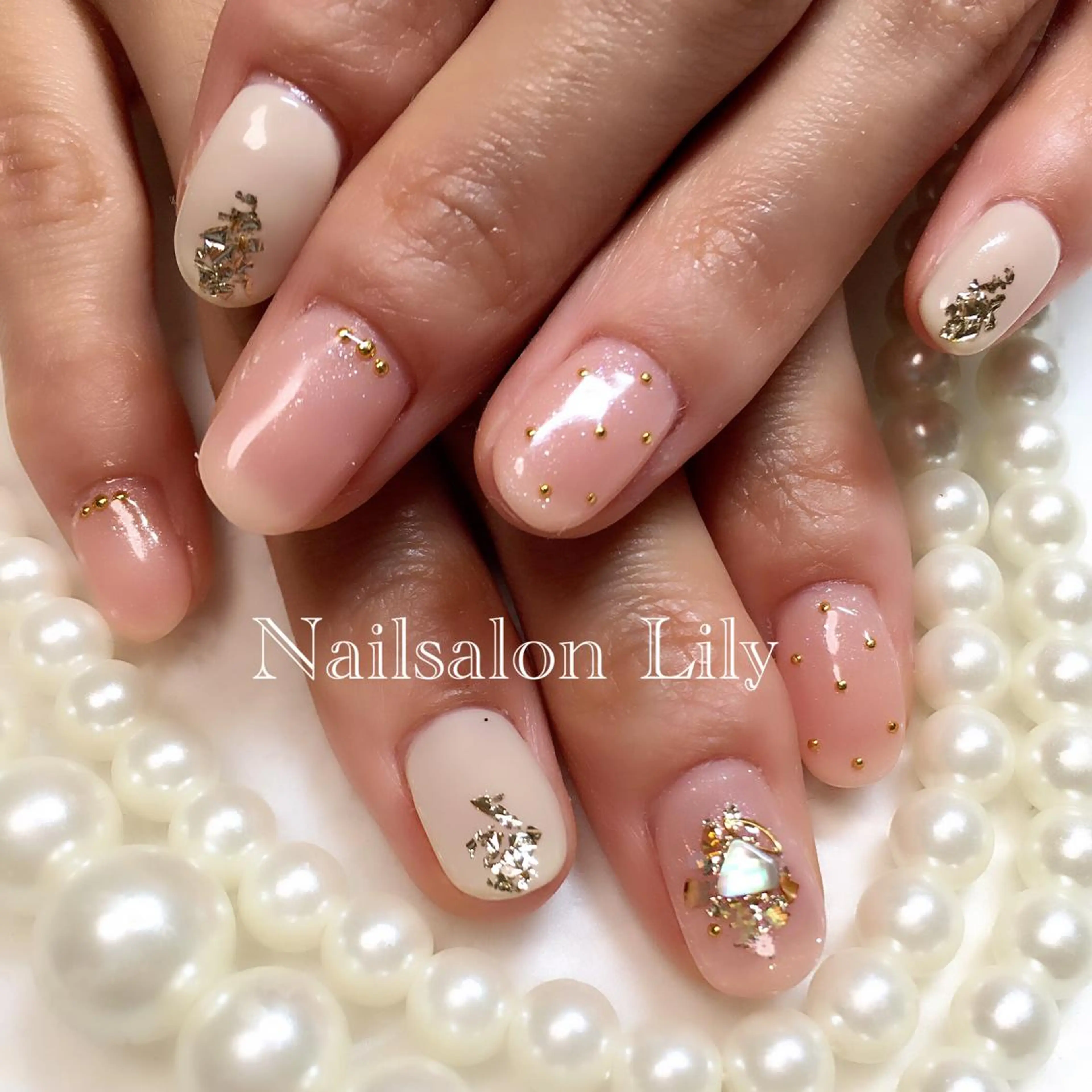 ネイル ストーンネイル Lily*nail 🌻Mii🌻のネイルデザイン