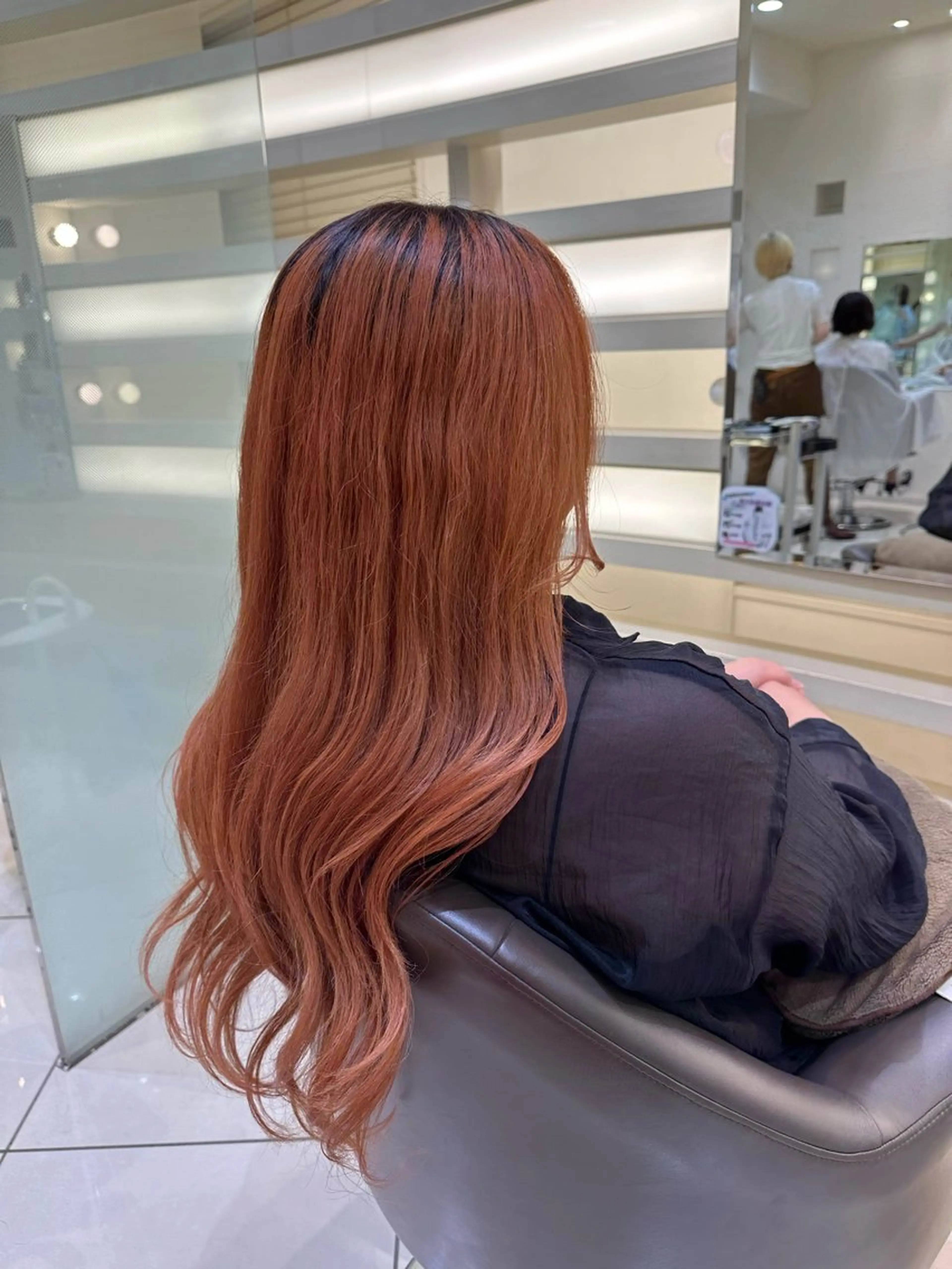 ロング カラー タイトボブ個性派カラ ーAKANEのヘアスタイル