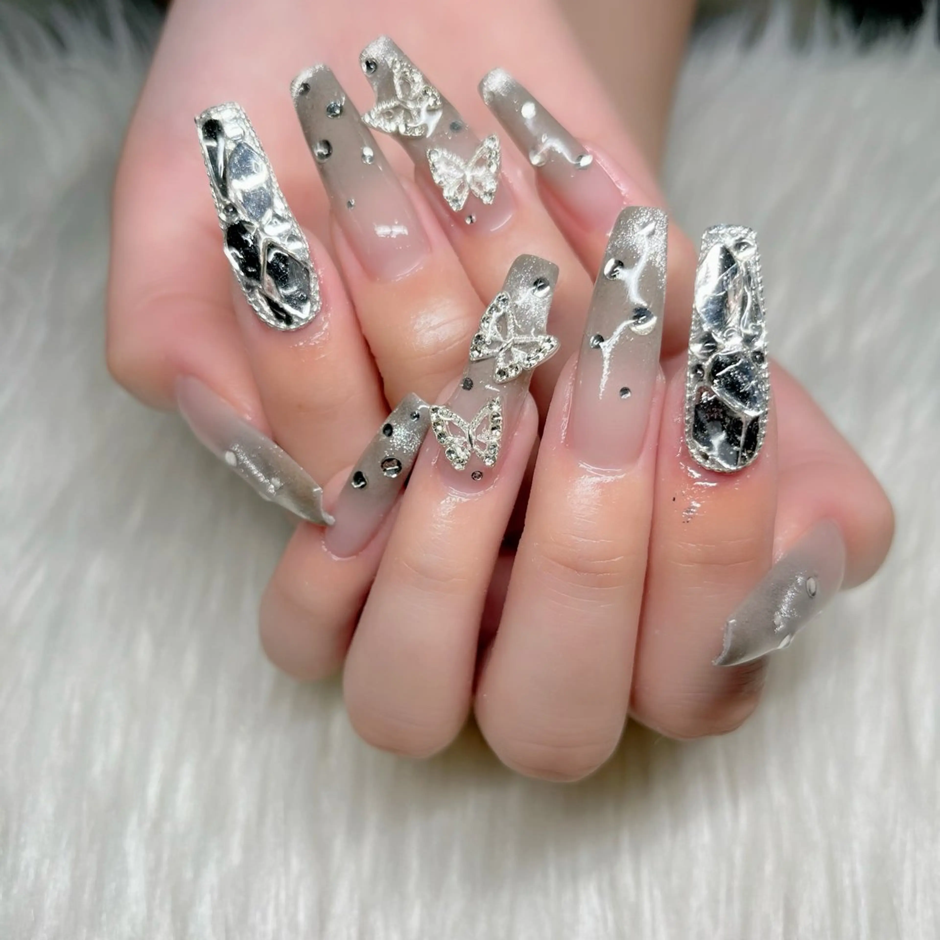 ネイル ハンドネイル Miki 本町駅｜💅‎🤍のネイルデザイン