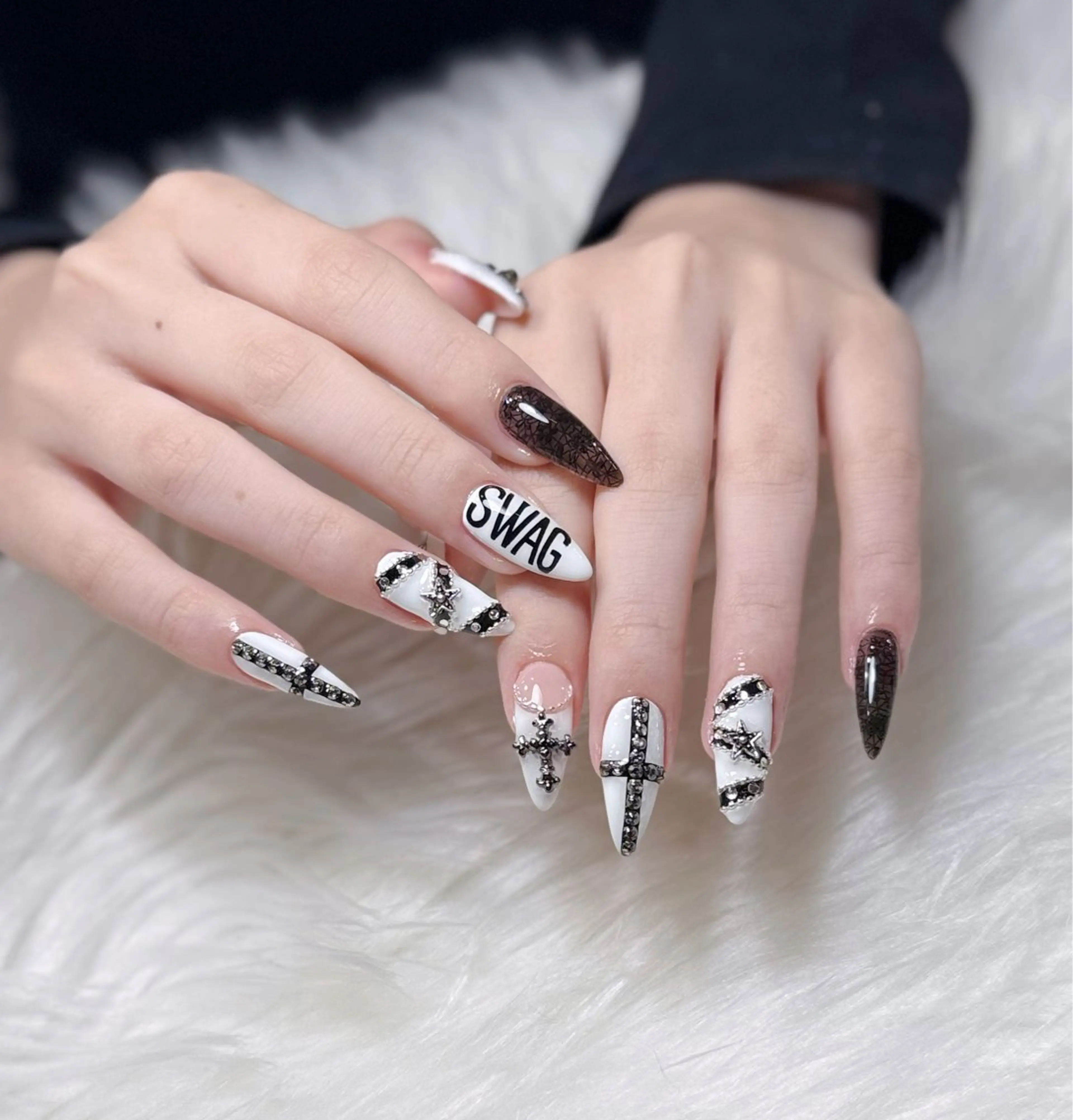 ネイル オーロラネイル チークネイル フットネイル フレンチネイル ジェルネイル ハンドネイル Nichi Nailsのネイルデザイン