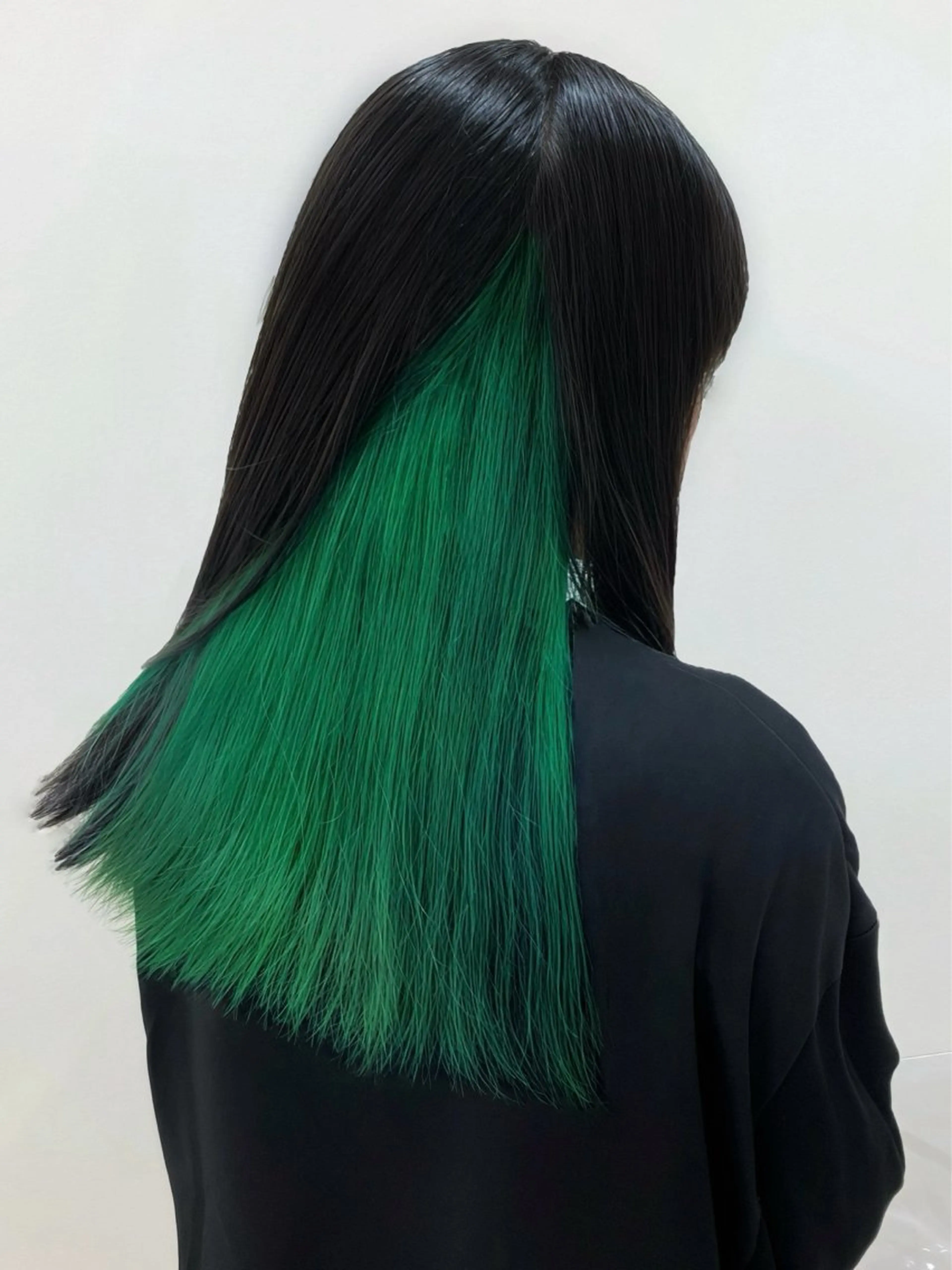 セミロング カラー イヤリングカラー インナーカラー ヘアカラー 宮岡シノ /戸田公園徒歩2分のヘアスタイル