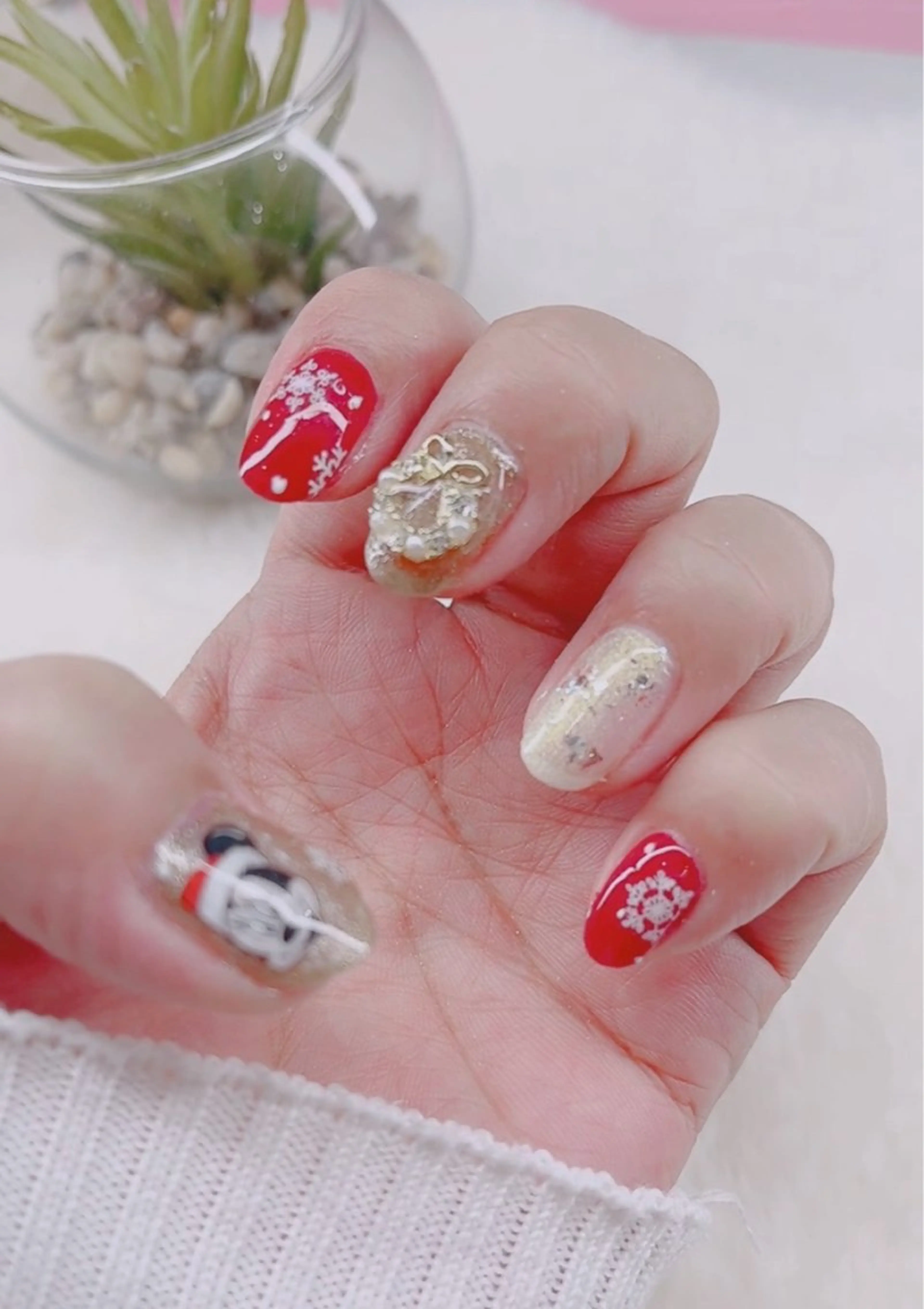 ネイル アートネイル 冬ネイル クリスマス ハンドネイル SINCERELY シンシアリー🌈のネイルデザイン