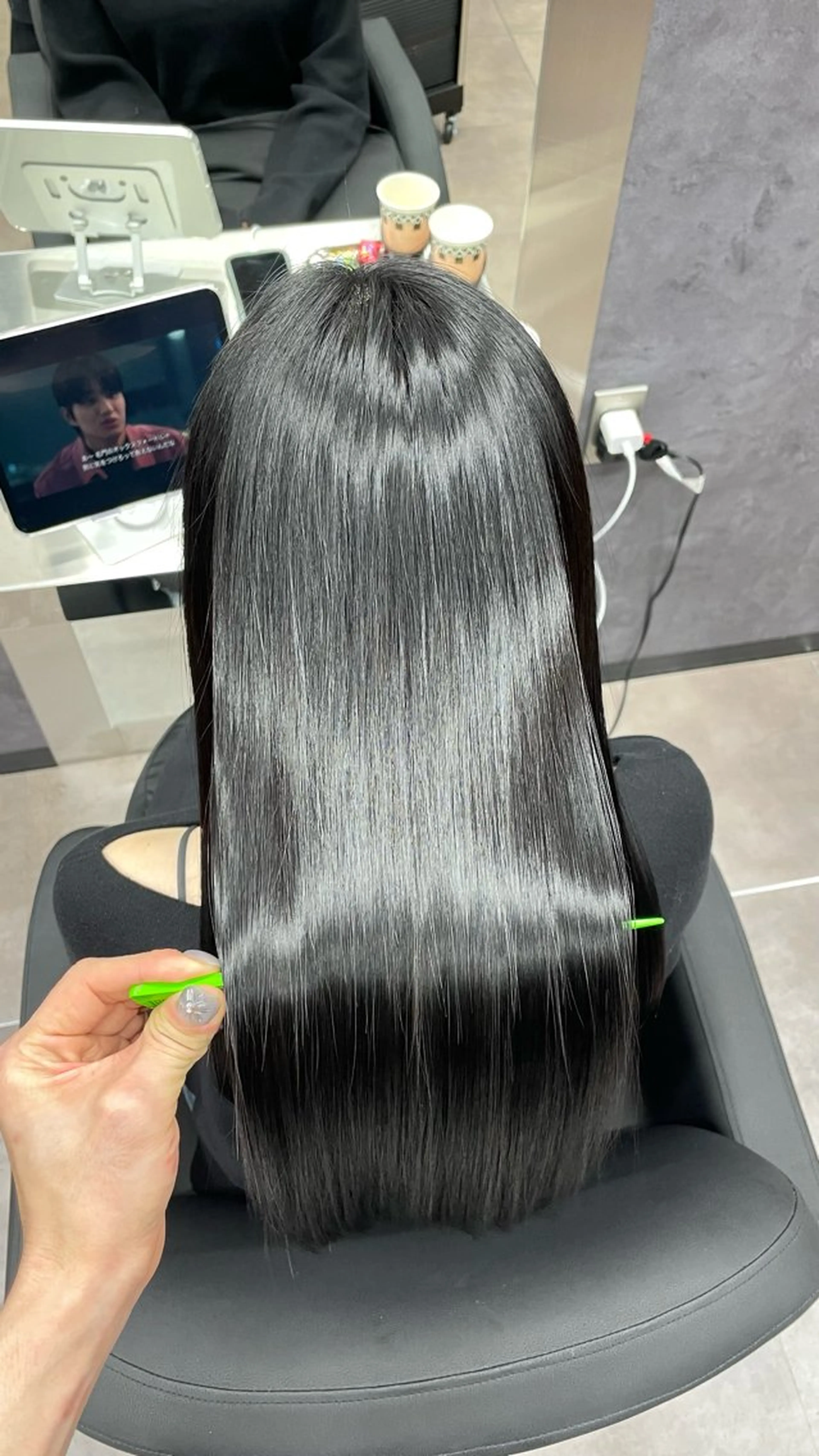 セミロング ヘアカラー トリートメント CYNTHIADUE 店長｜ IRISUのヘアスタイル