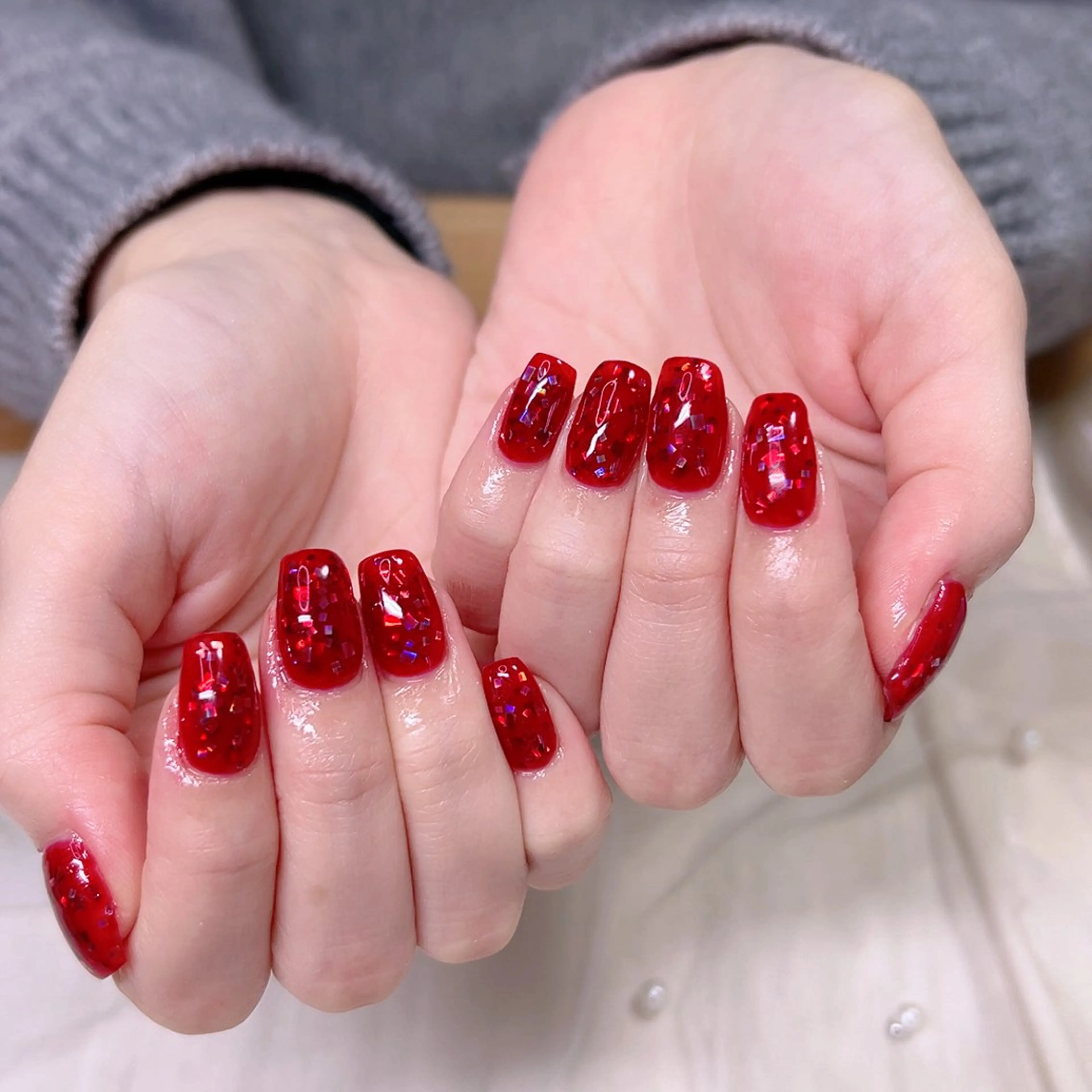 ネイル ラメ(グリッター) オフィスネイル ぷっくりネイル 赤色 シンプルネイル Cute Tips nailのネイルデザイン