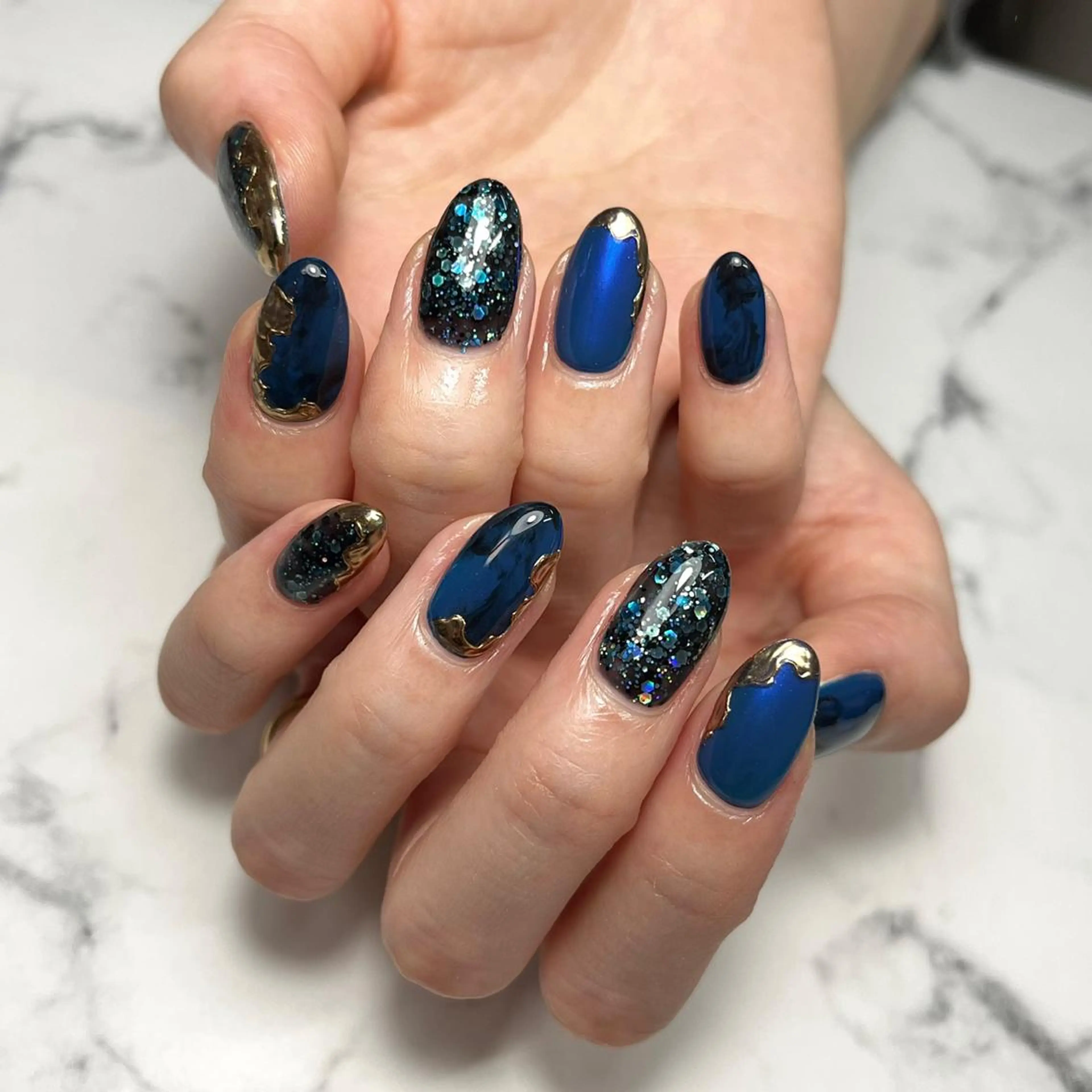 ネイル アートネイル ブルー ジェルネイル 韓国ネイル ラメ(グリッター) ハンドネイル NAIL NOWのネイルデザイン