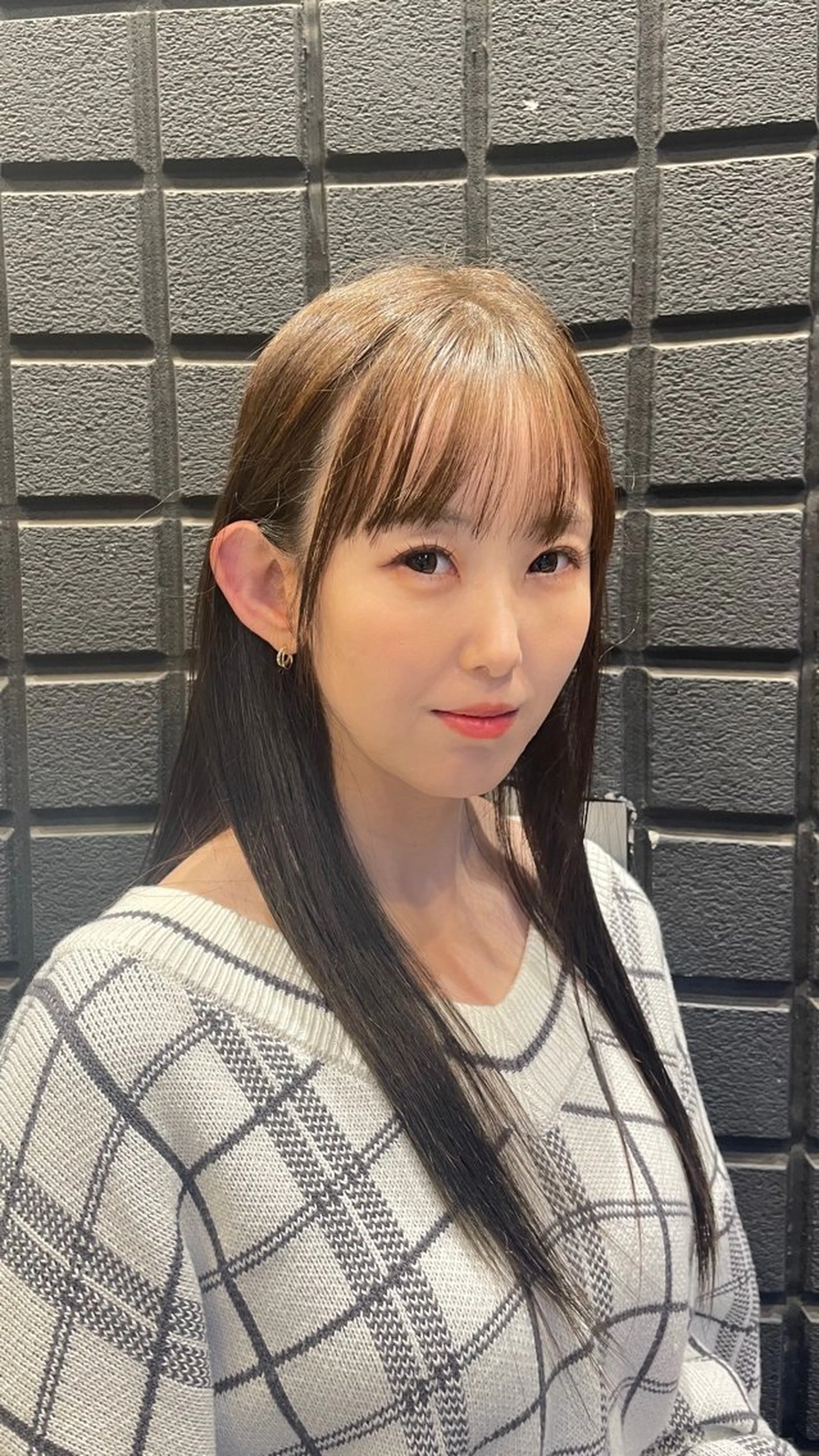 ロング カラー ベージュカラー ブリーチ ブリーチなしカラー オリーブベージュ オオサコ アヤミのヘアスタイル