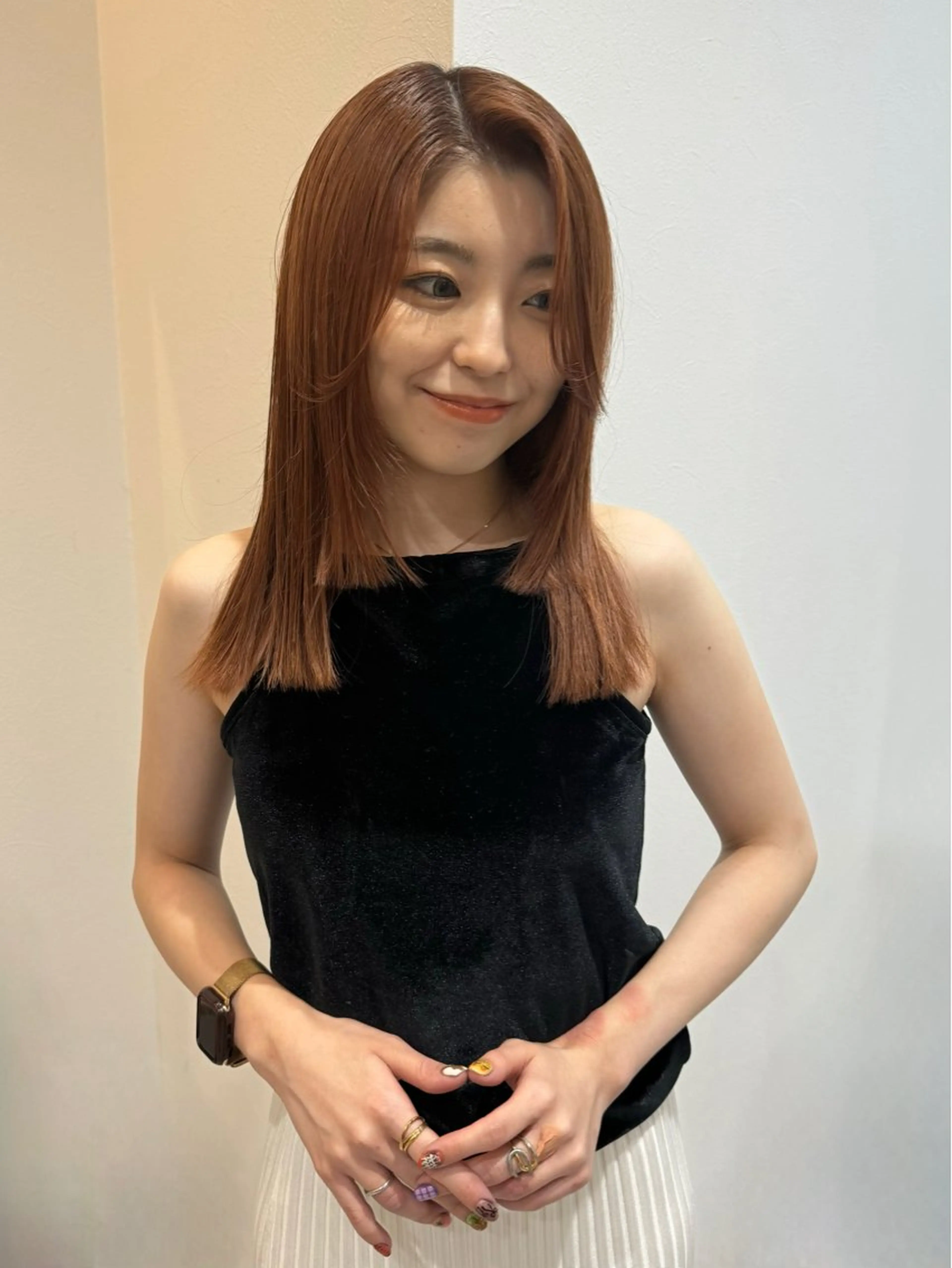 セミロング カラー もりしま あやかのヘアスタイル