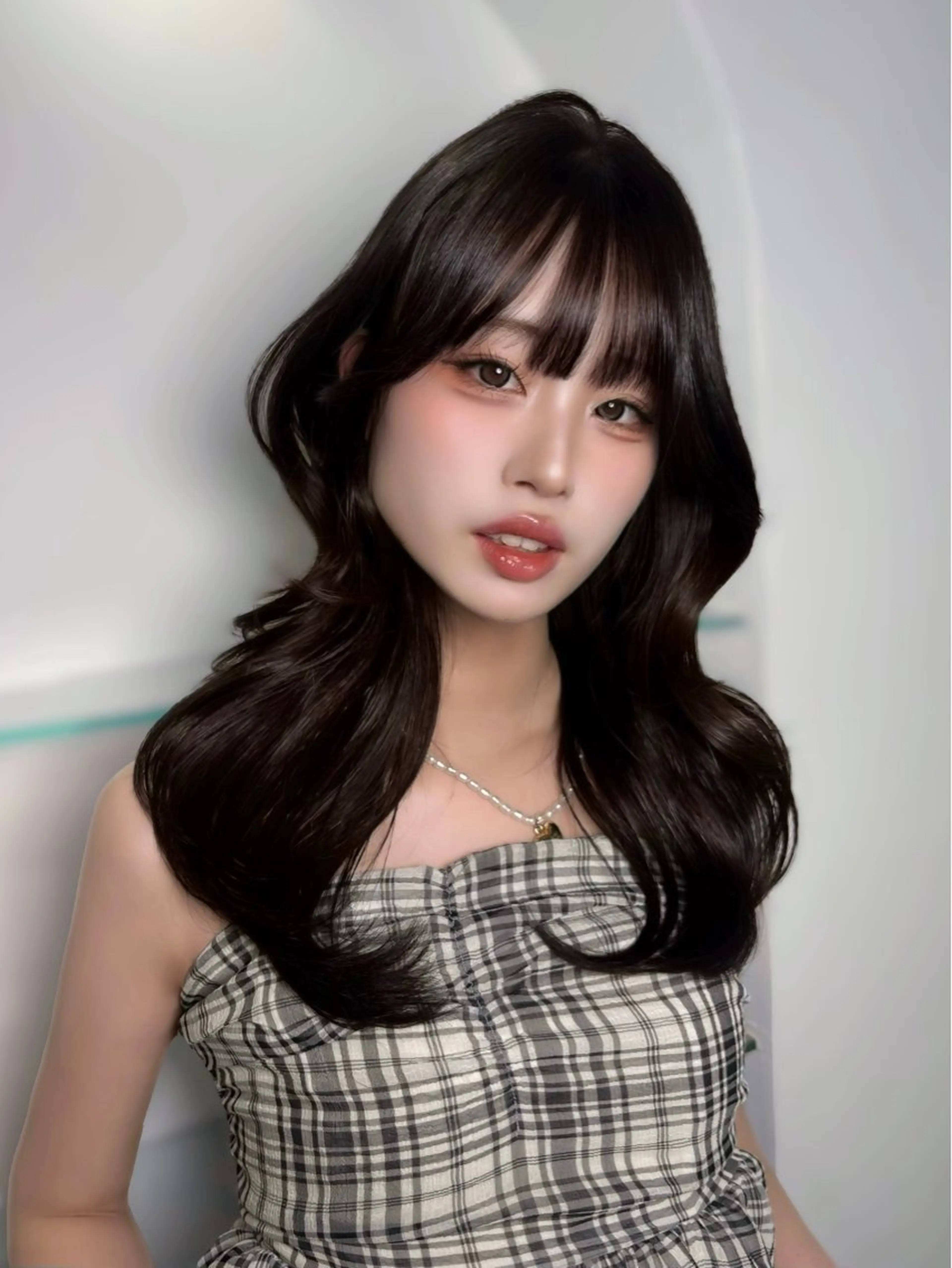 セミロング チョコレートブラウン くびれヘア 卒業式のヘアスタイル 学生 韓国風ヘア カット ヘアカラー SeiRa☪️ 艶髪 / 透明感のヘアスタイル