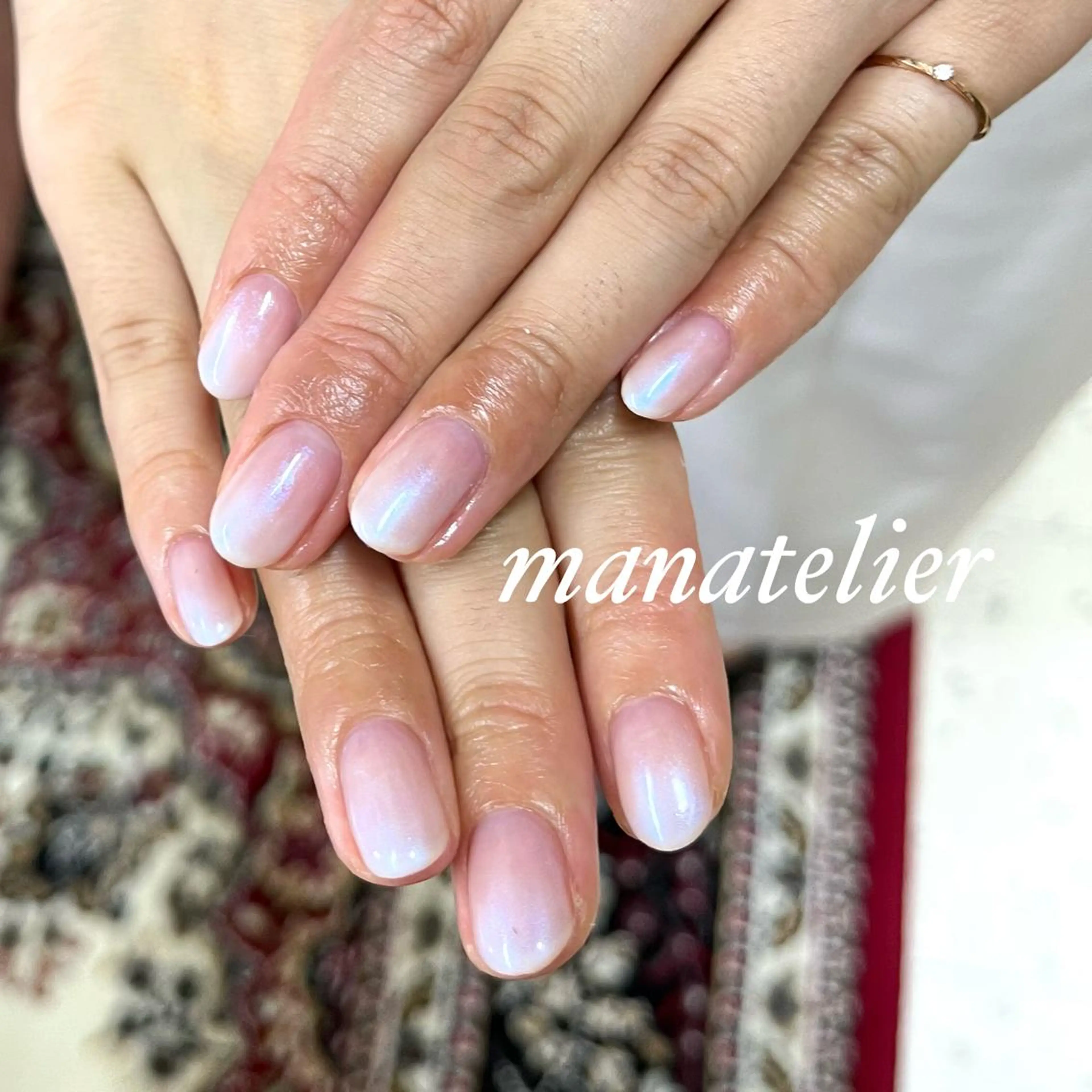 ネイル グラデーション ホワイト ハンドネイル manatelier マナトリエのネイルデザイン