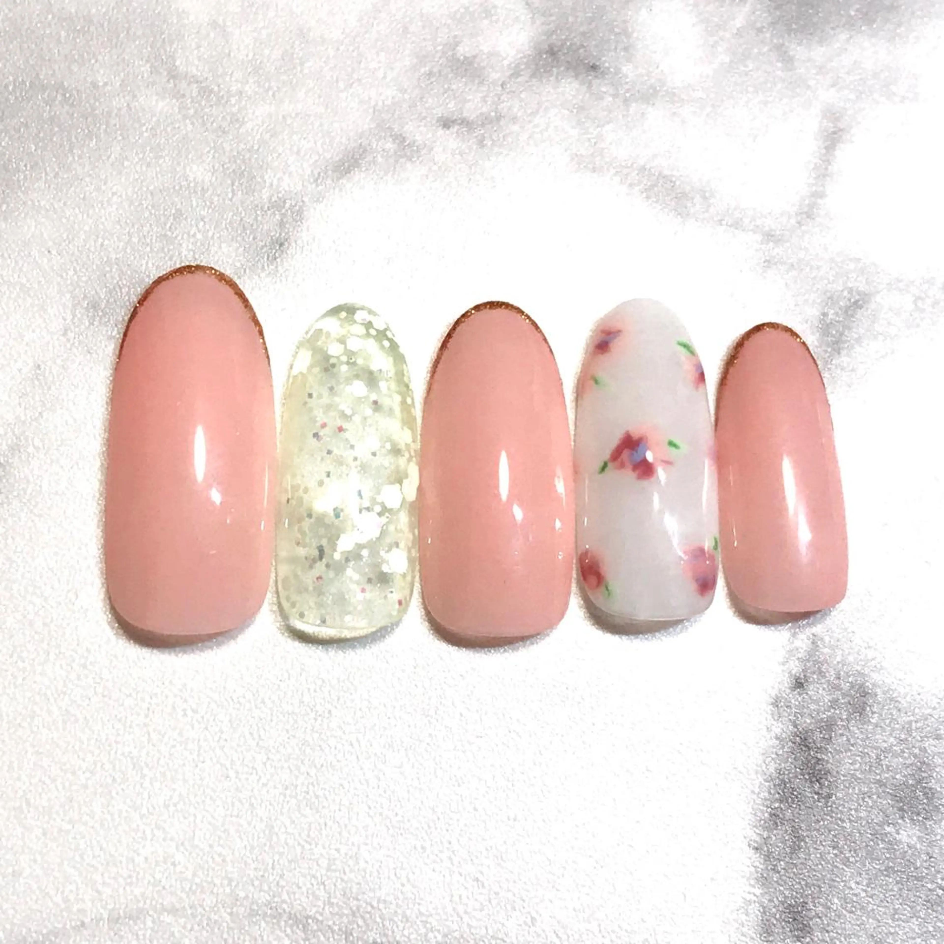 ネイル フラワーネイル フレンチネイル ラメ(グリッター) ステラ marikominoのネイルデザイン