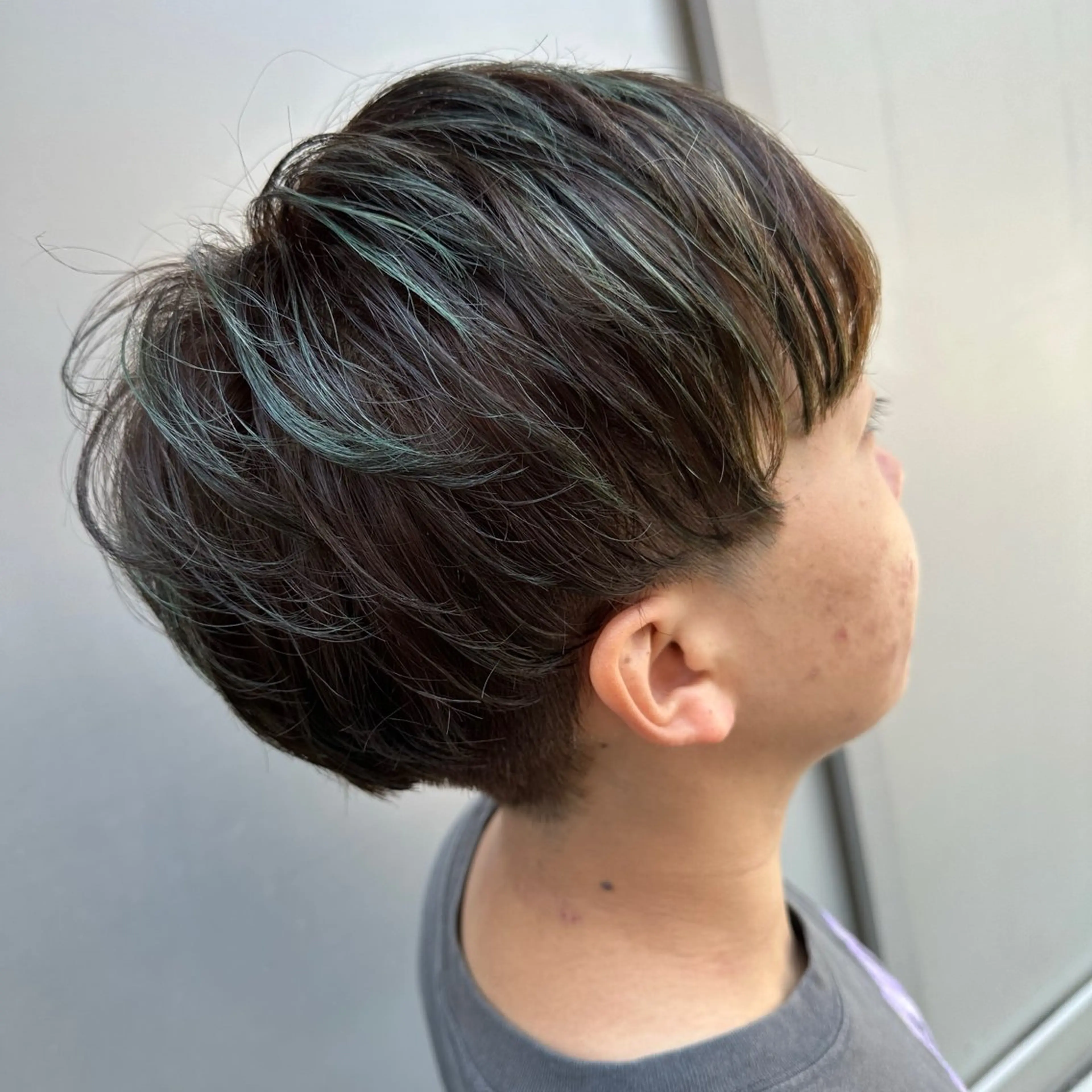 ショート カラー 三原 友美のヘアスタイル