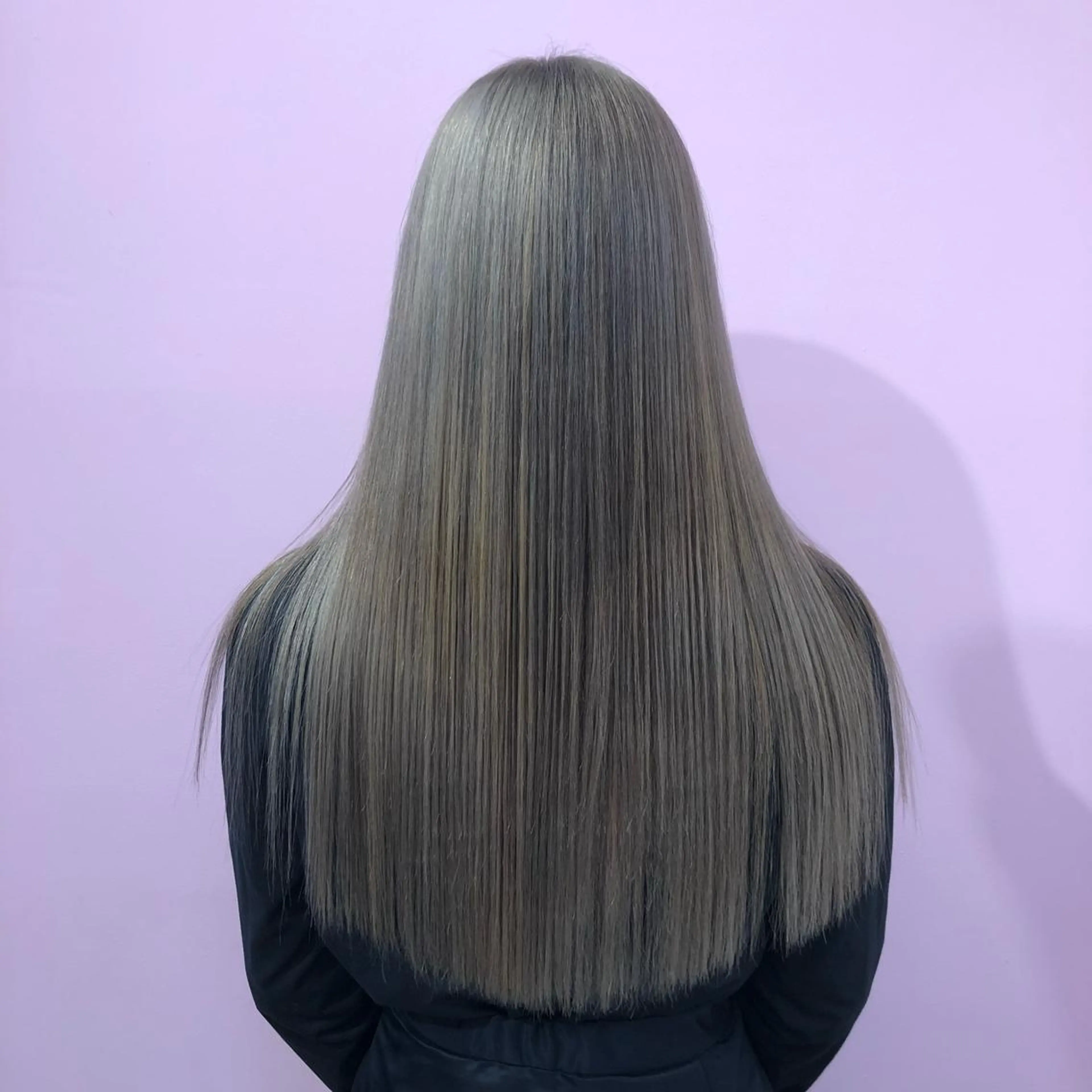 カラー ツノダ ルカのヘアスタイル