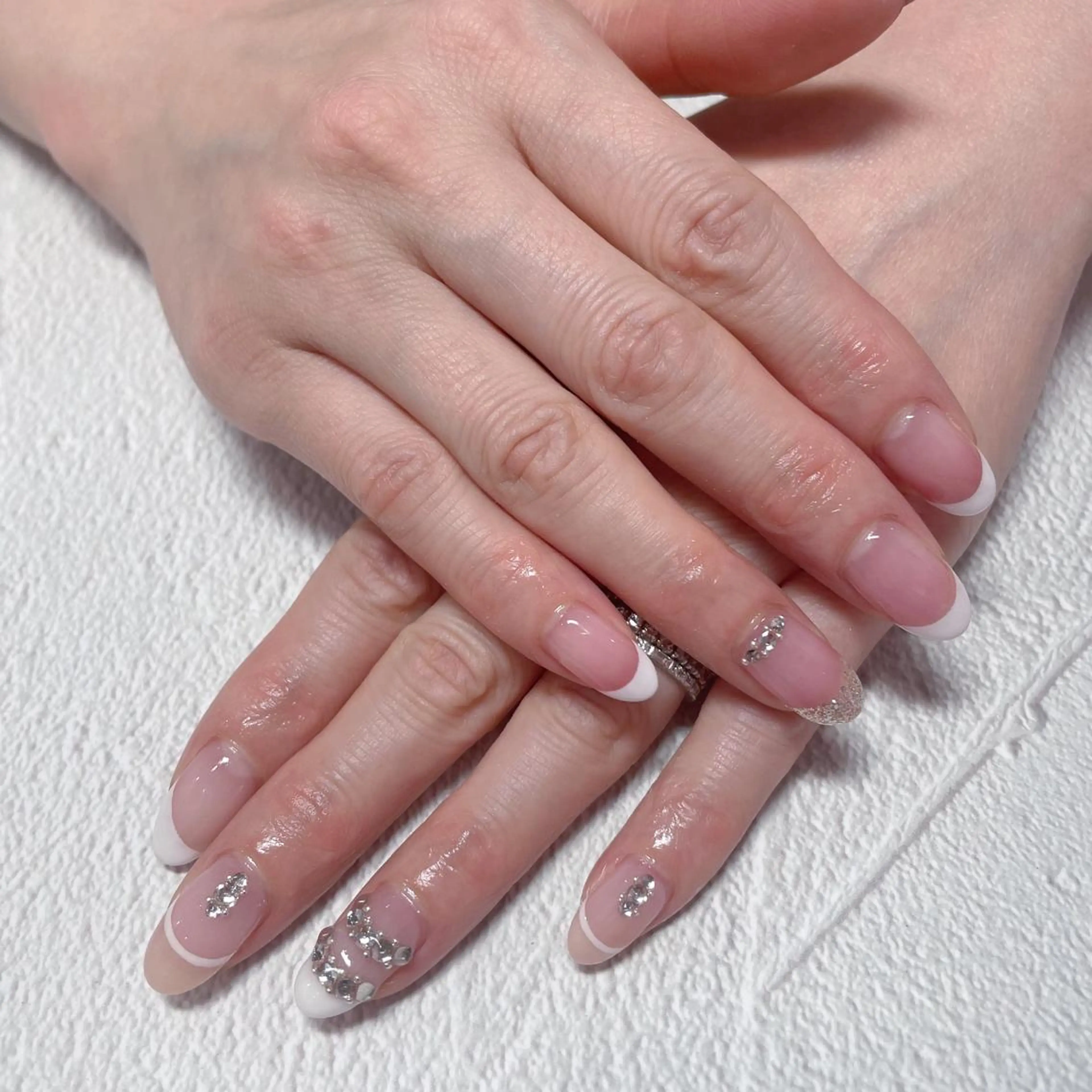 ネイル ストーンネイル 長瀬 瑠霞のネイルデザイン