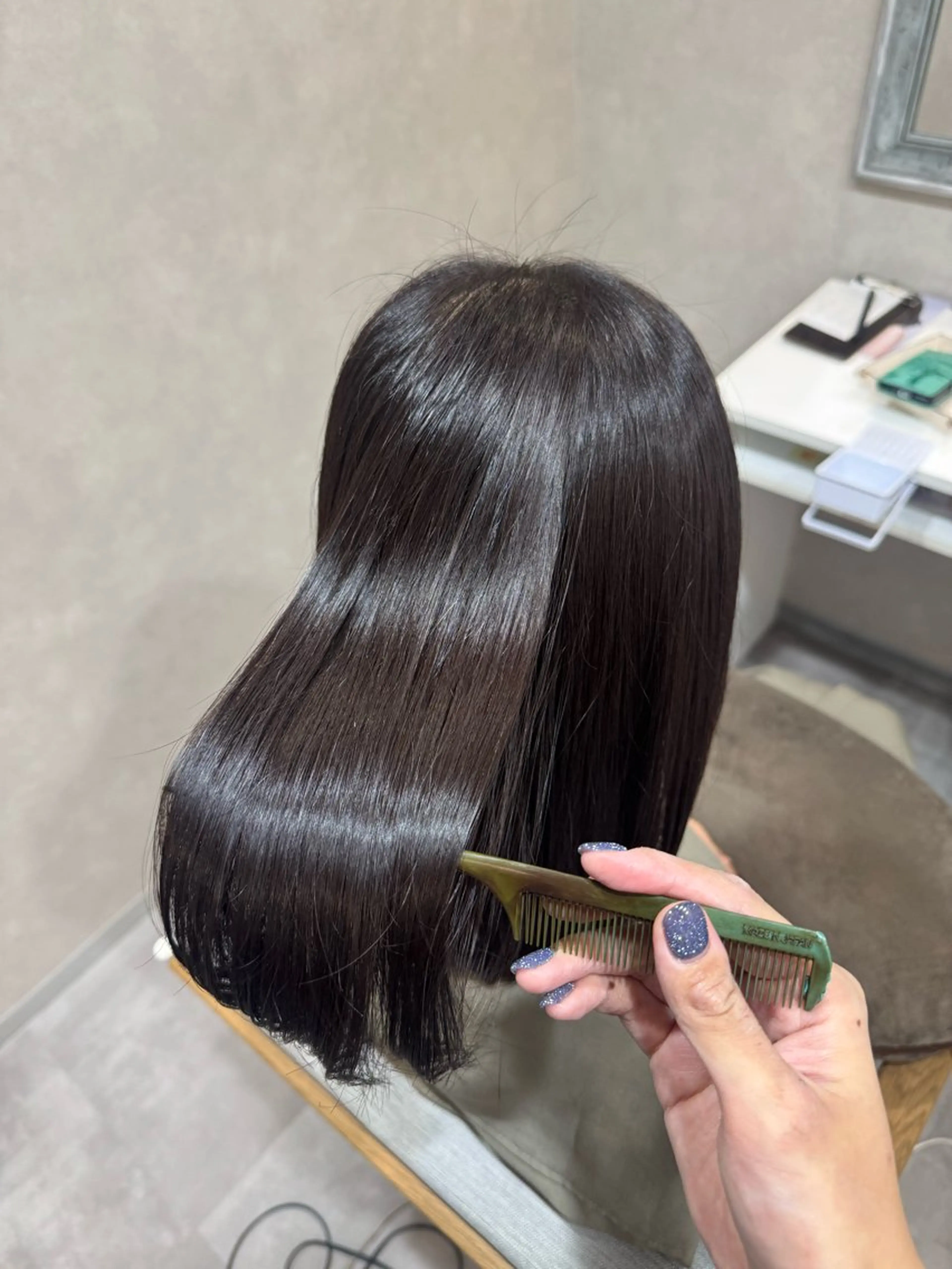 ミディアム カラー 透明感カラー イルミナカラー 艶髪/白髪ぼかし ヘッドスパ/大野結菜のヘアスタイル