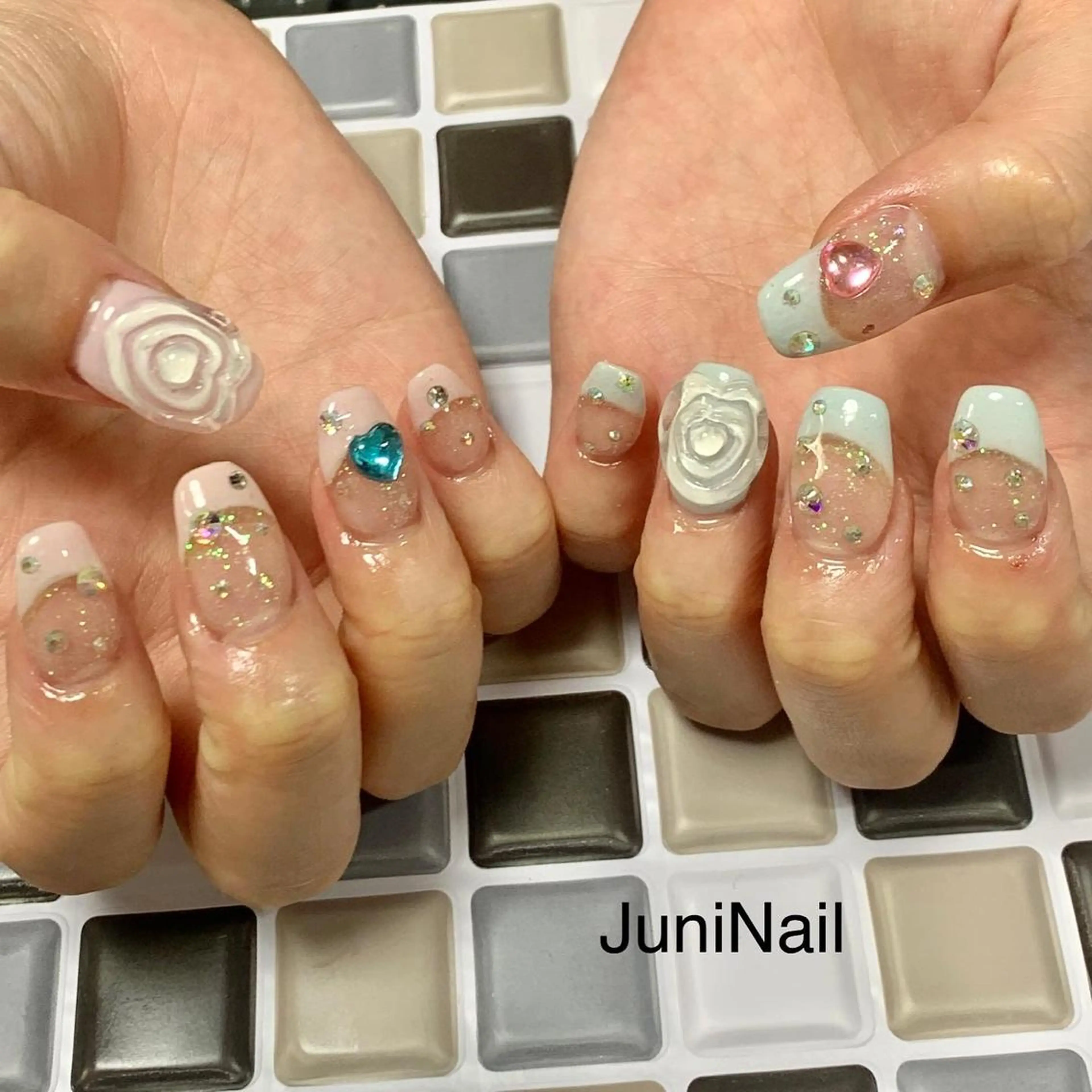 ネイル オーロラネイル クリアネイル 成人式 フラッシュネイル フレンチネイル ハンドネイル JuniNail 주니네일🇰🇷suのネイルデザイン