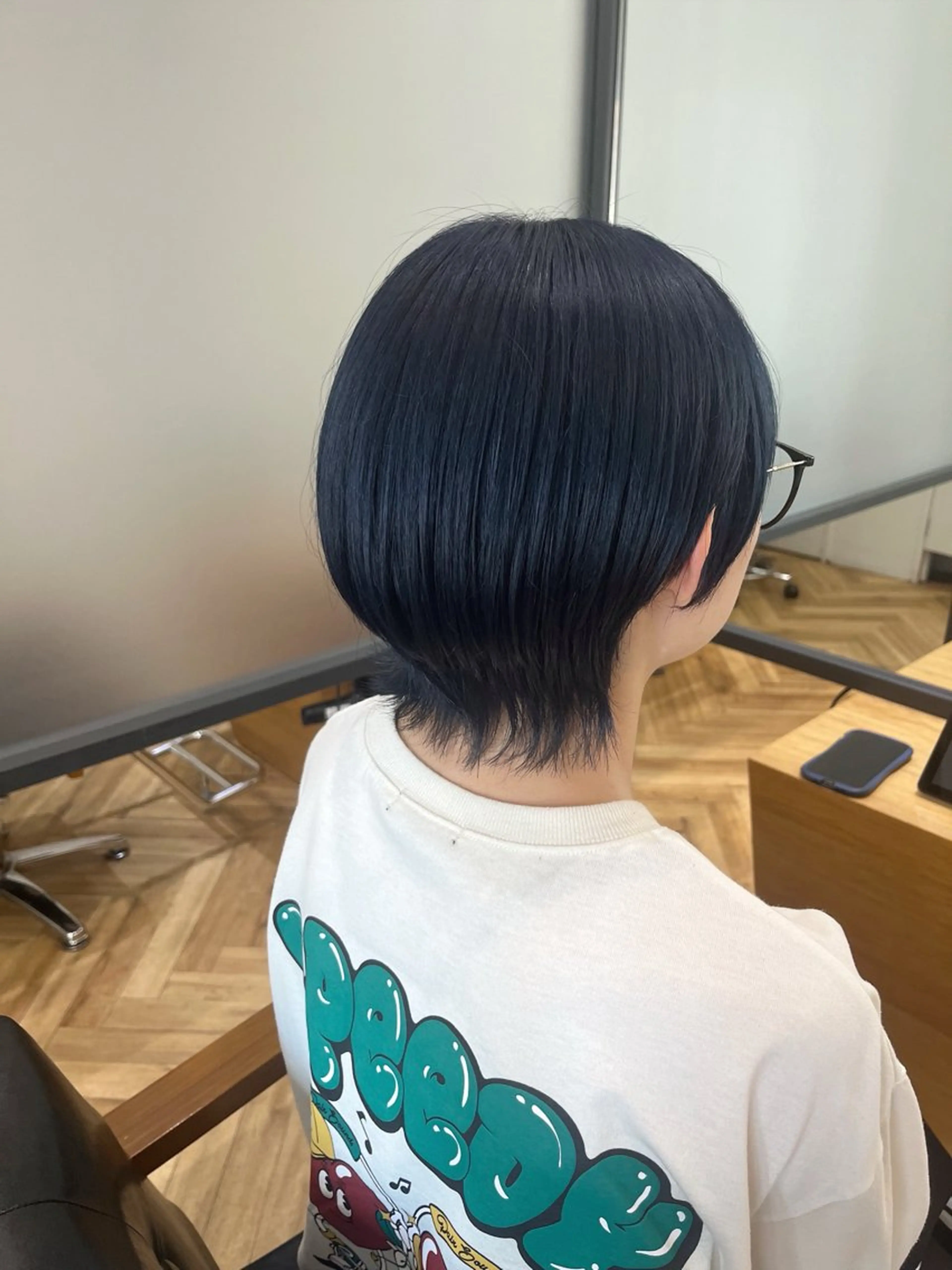 ショート カラー ブリーチ ブルーカラー ブルーラベンダー ラベンダーカラー 🫧髪質改善🫧 神田紗来のヘアスタイル