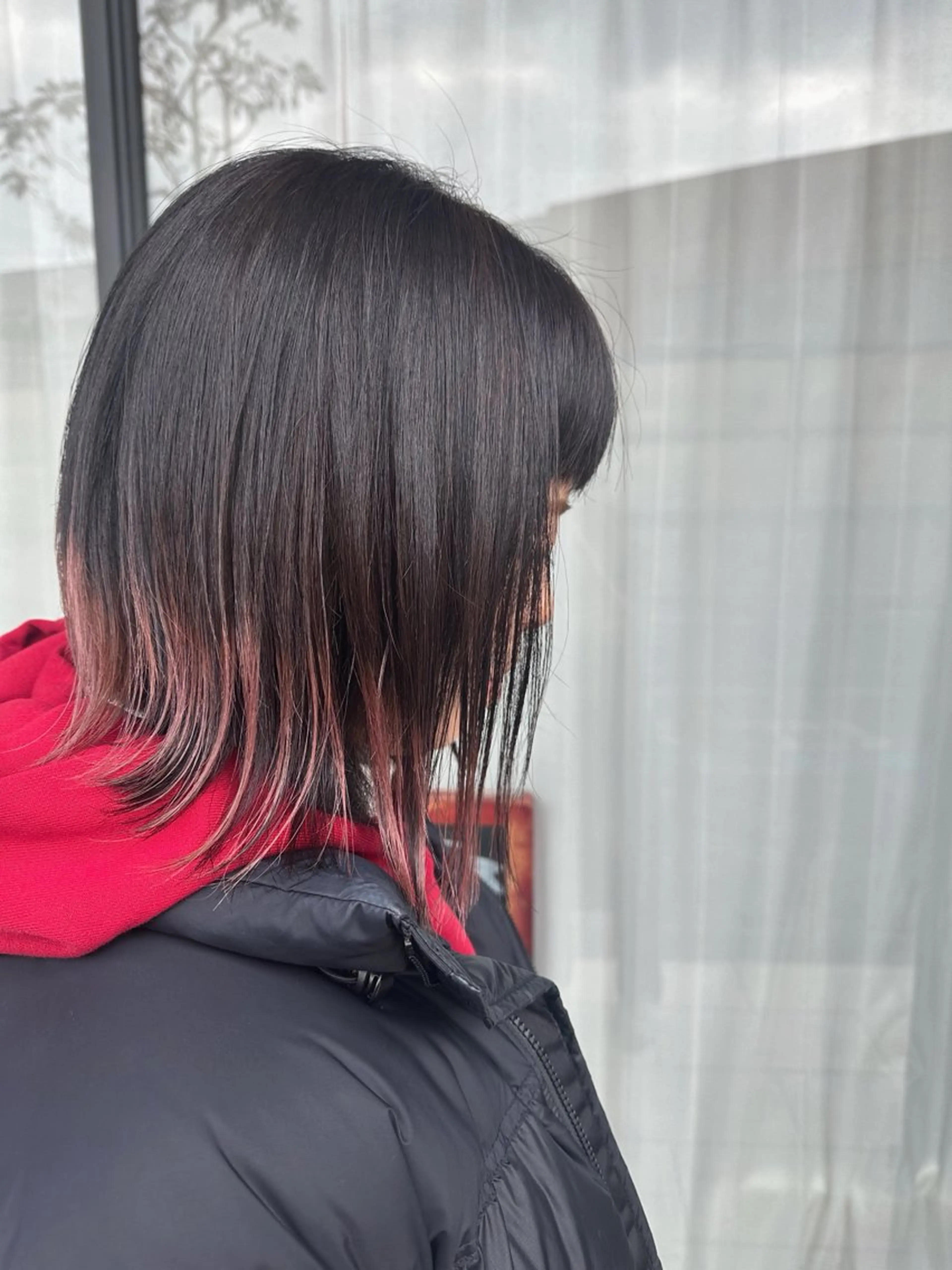 ミディアム 峯 志帆のヘアスタイル