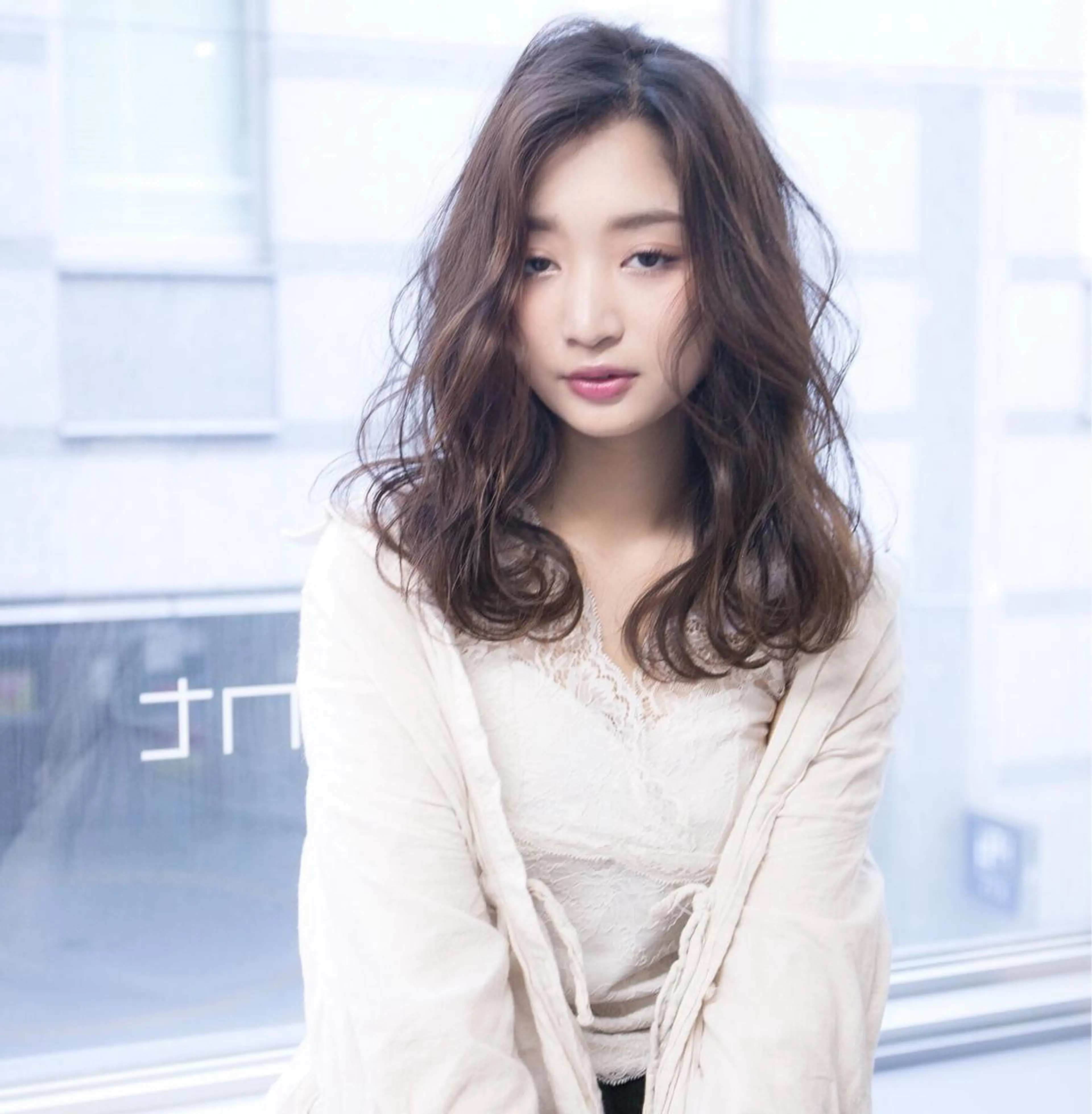 セミロング 美髪矯正・レイヤー 倉友哉のヘアスタイル