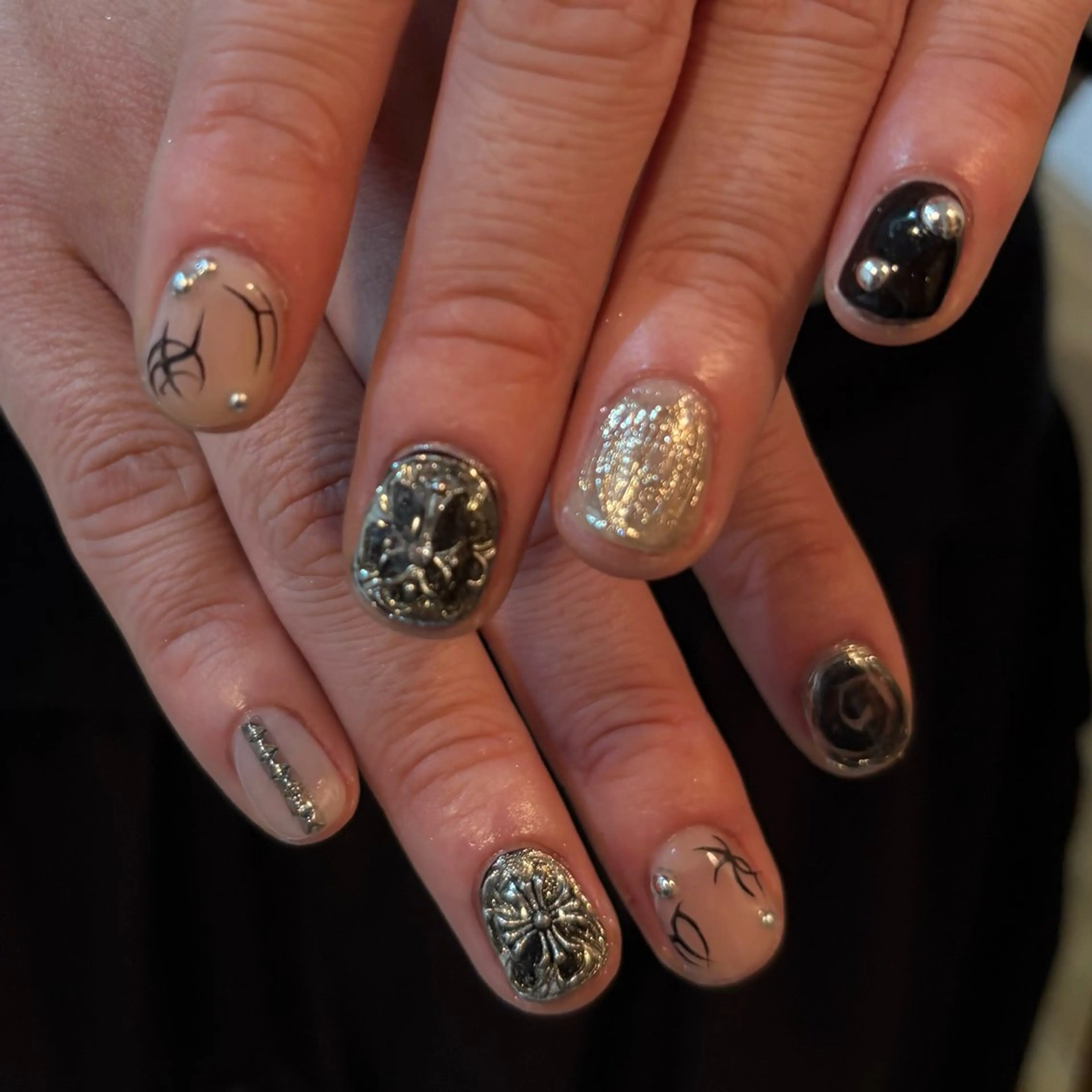 ネイル ハンドネイル フットネイル yuri / 個性派nailのネイルデザイン